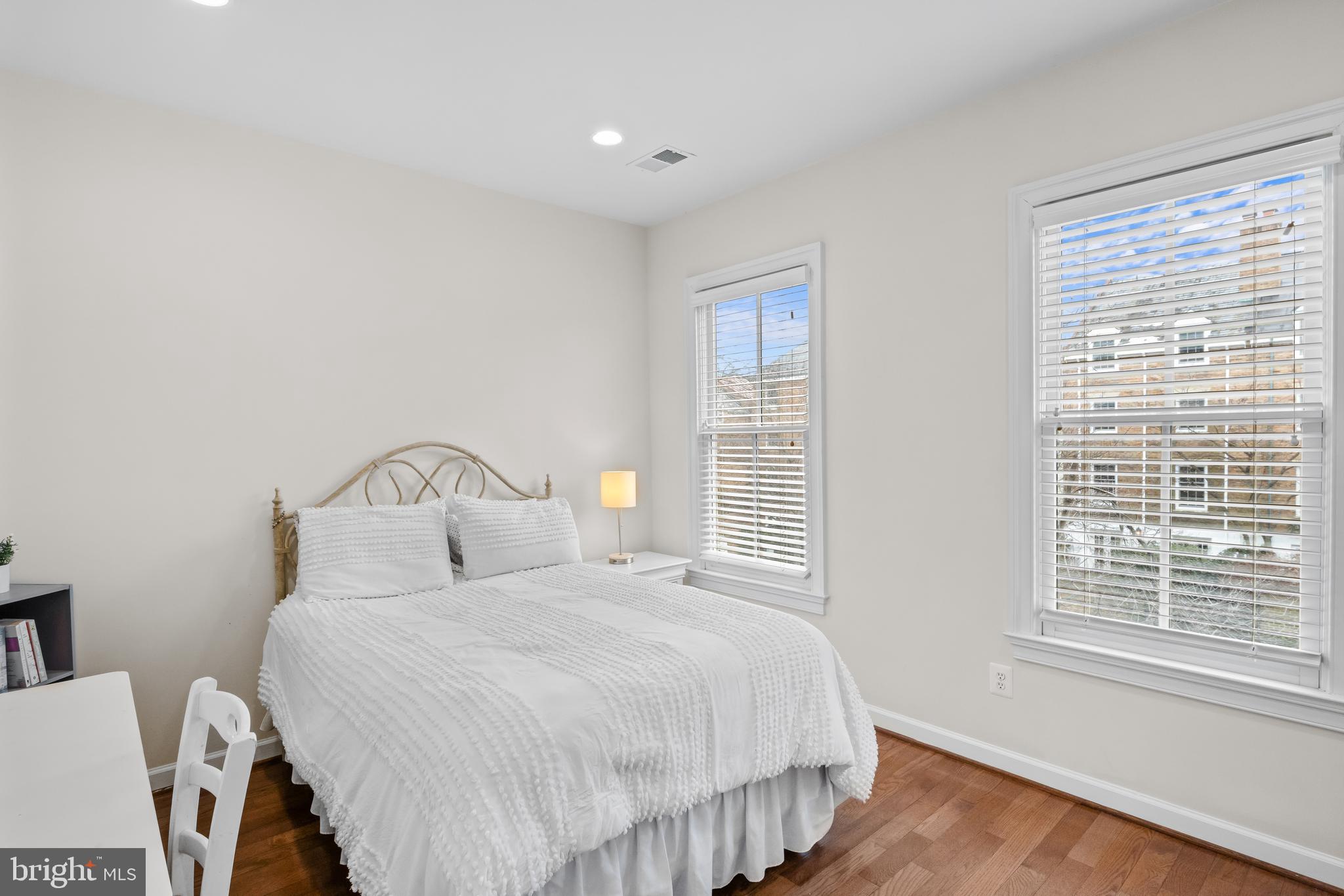 CHATHAM SQUARE - Residential