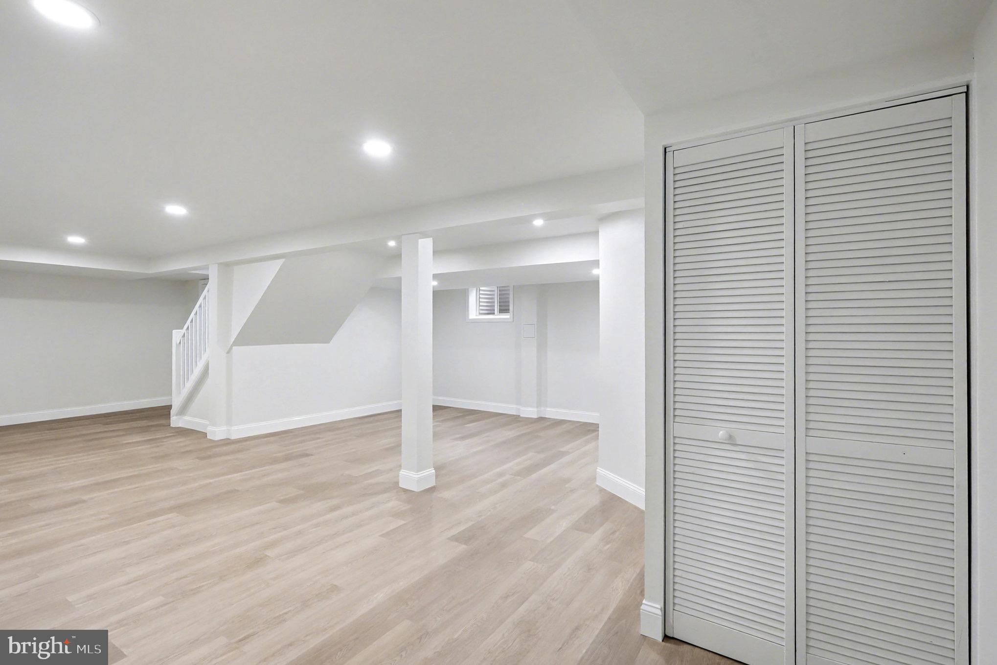 LAYHILL VILLAGE - Residential