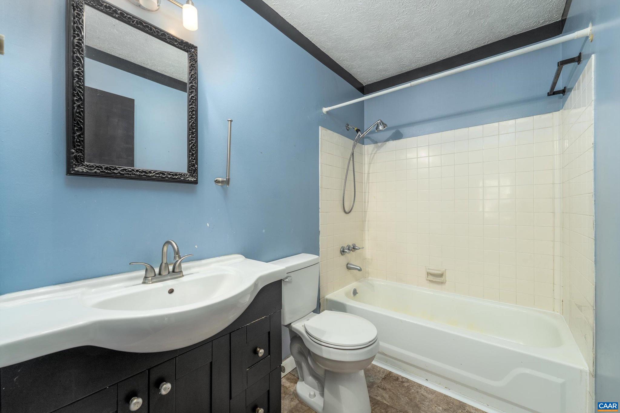 LAKE MONTICELLO - Residential