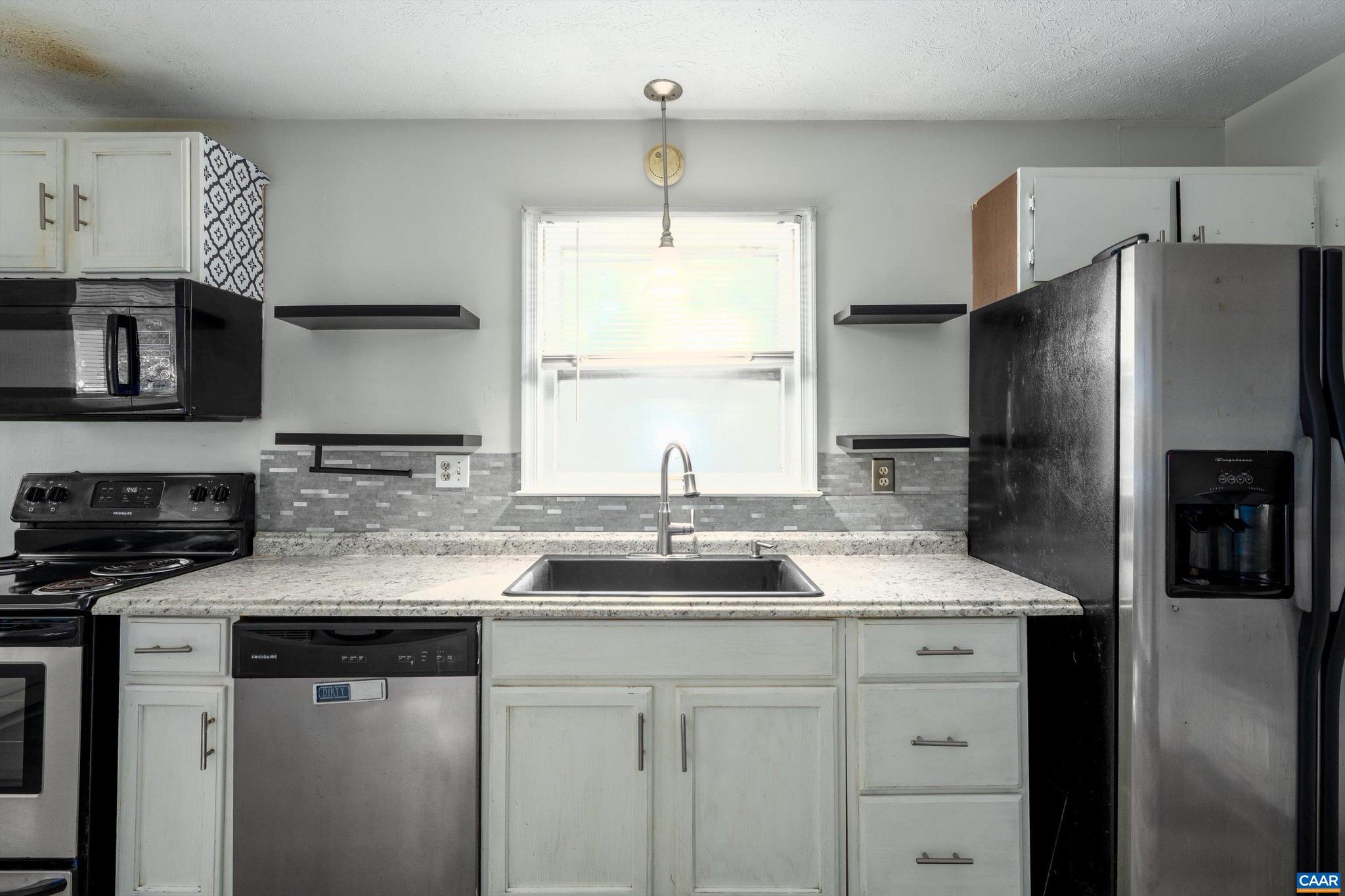 LAKE MONTICELLO - Residential