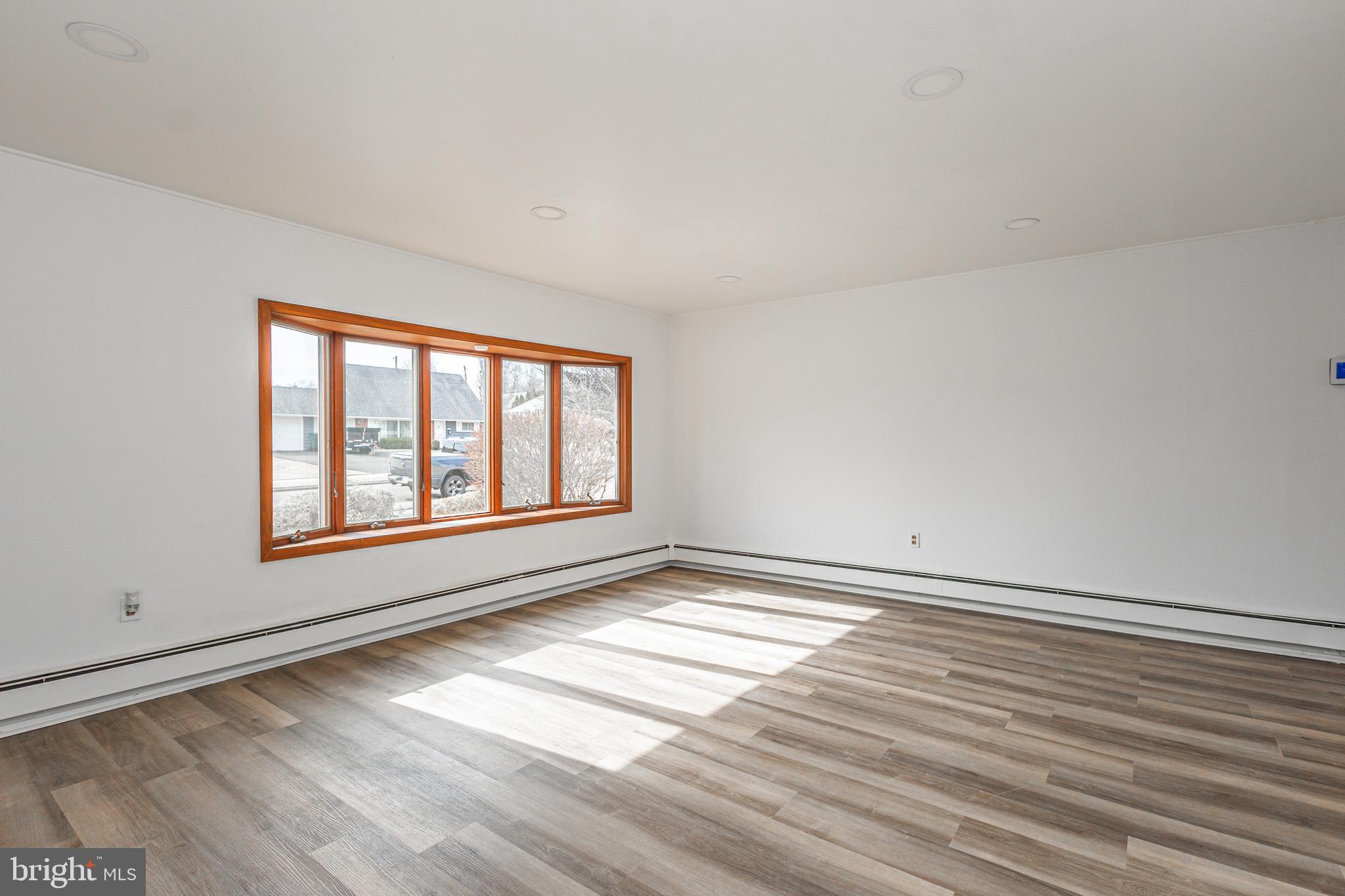 HIGHLAND PARK - Residential Lease