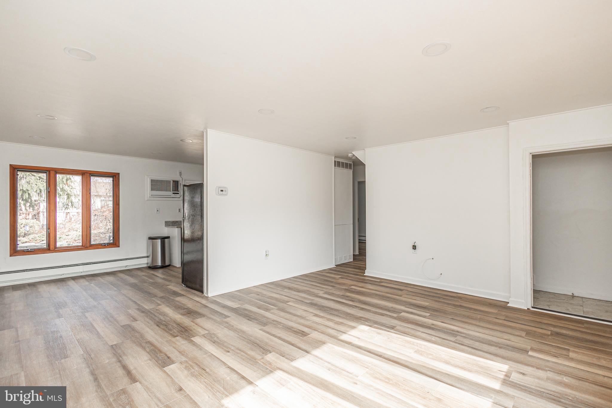 HIGHLAND PARK - Residential Lease