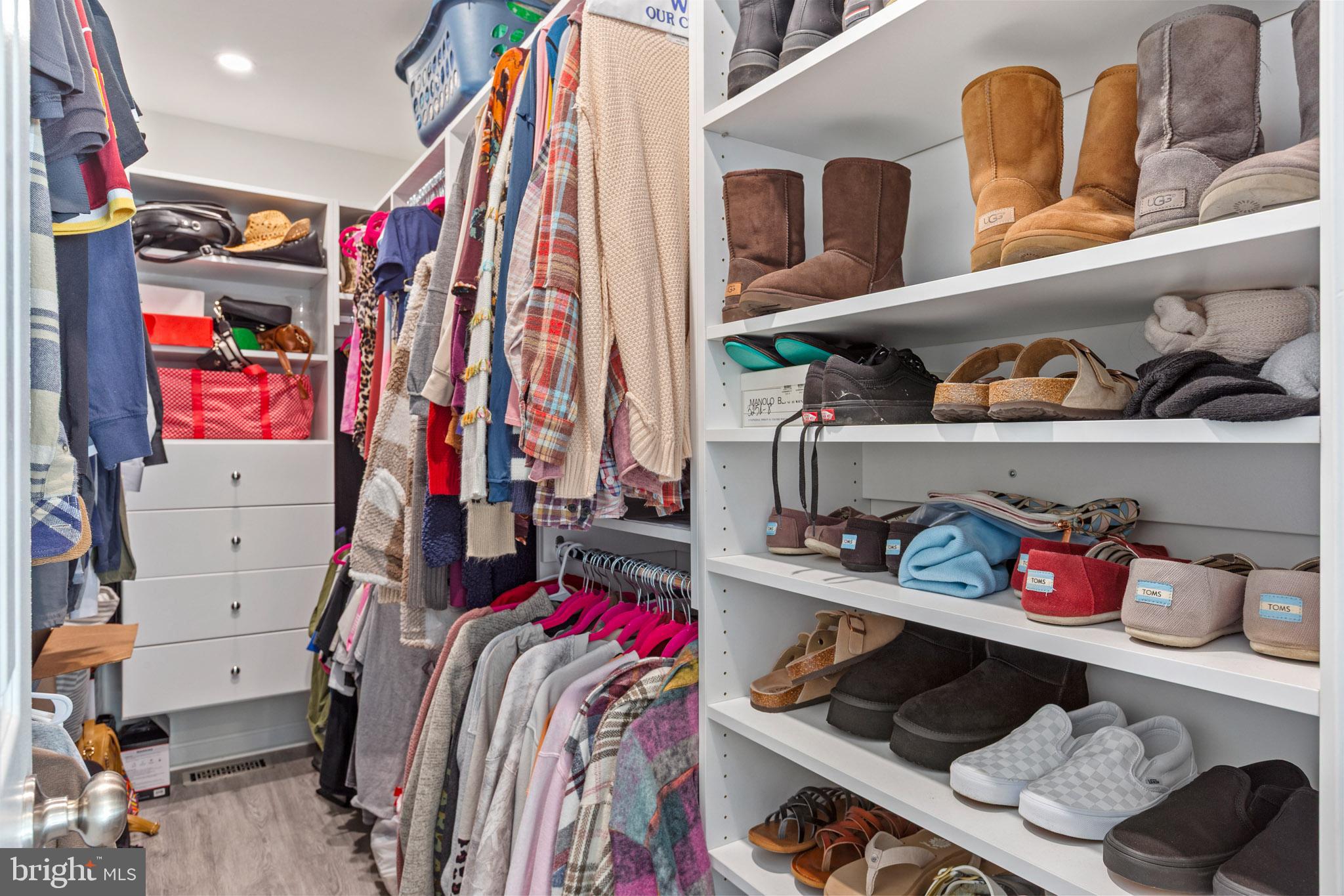 BEVERLY ESTATES - Residential