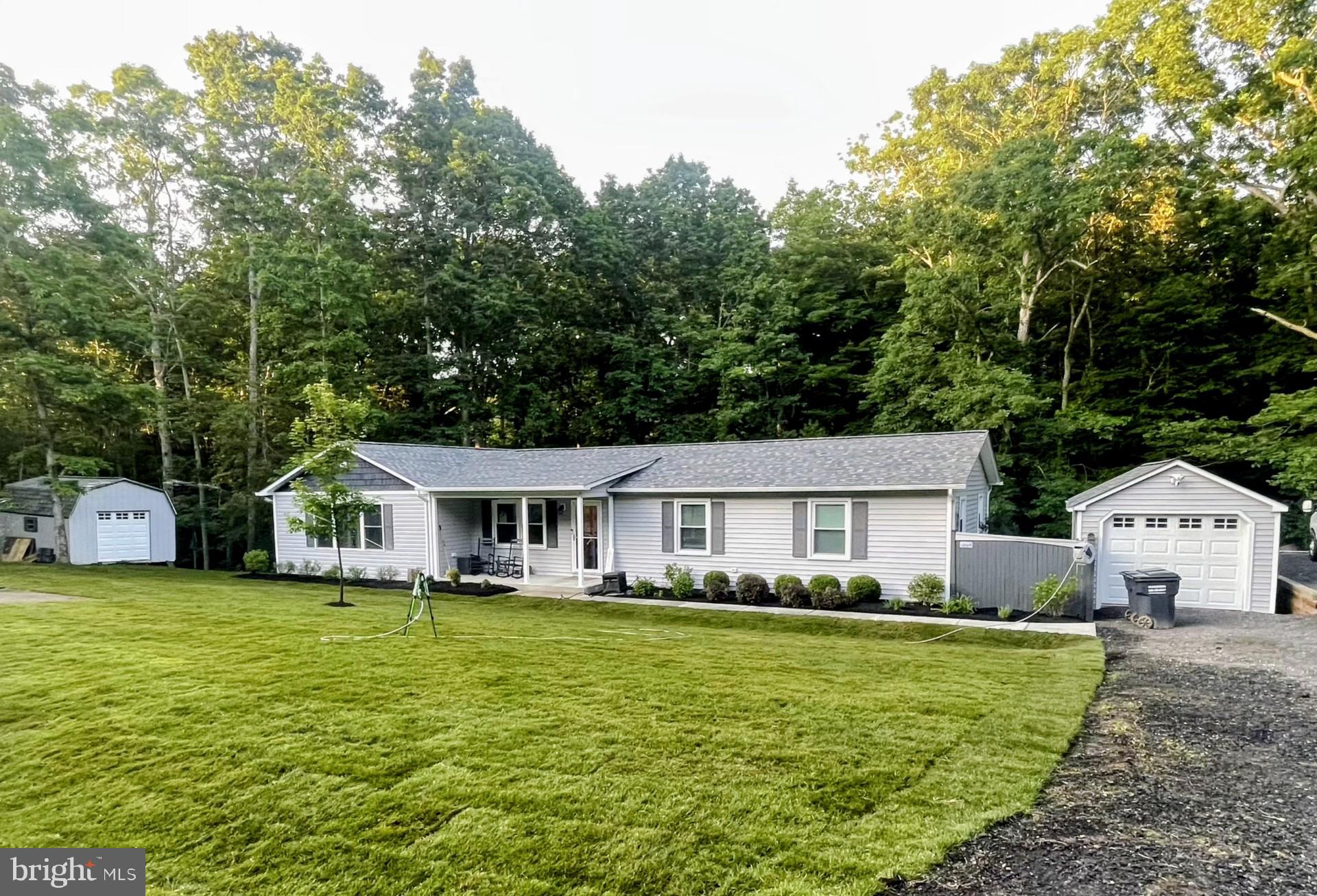 BEVERLY ESTATES - Residential