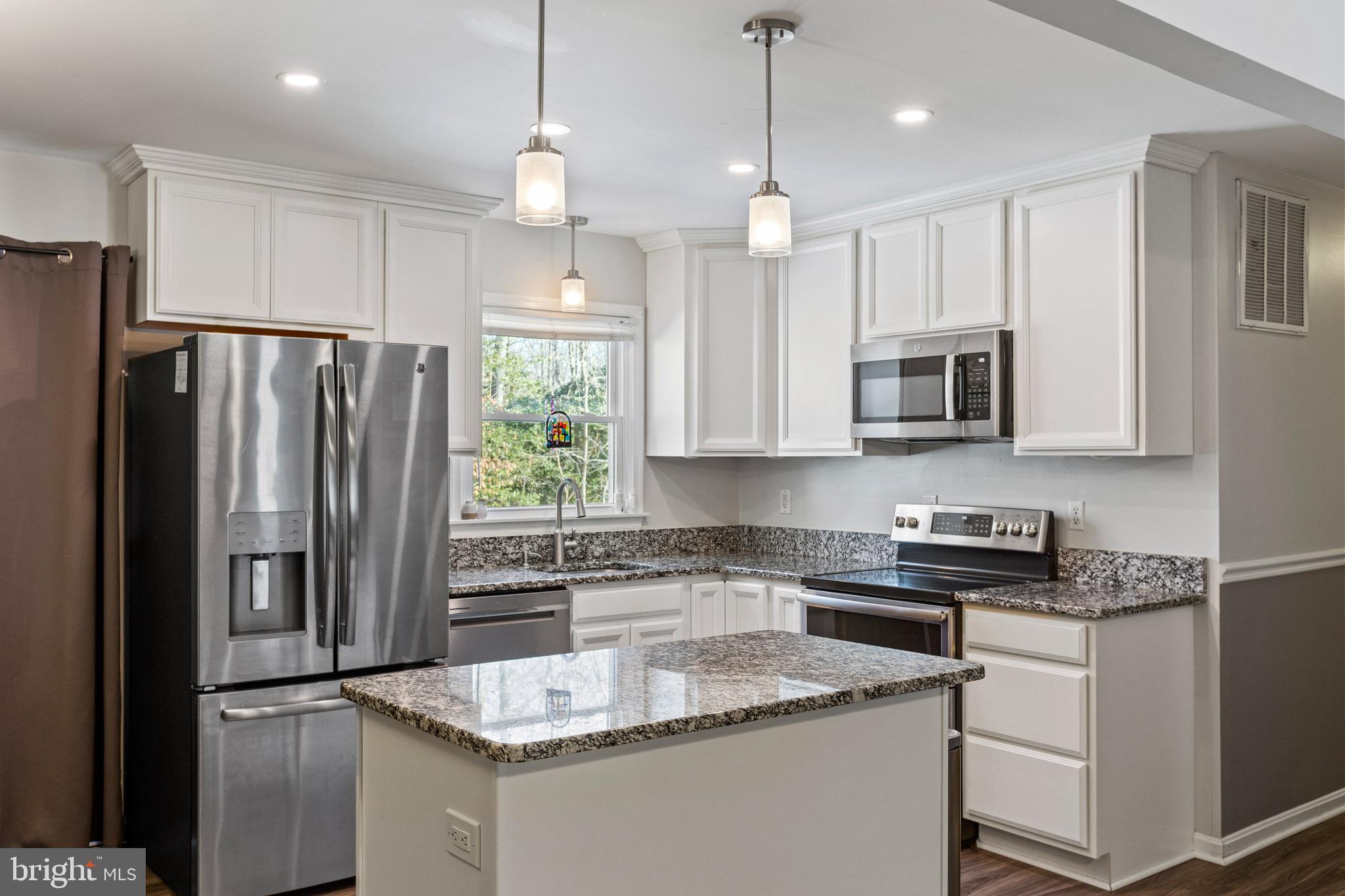 BEVERLY ESTATES - Residential