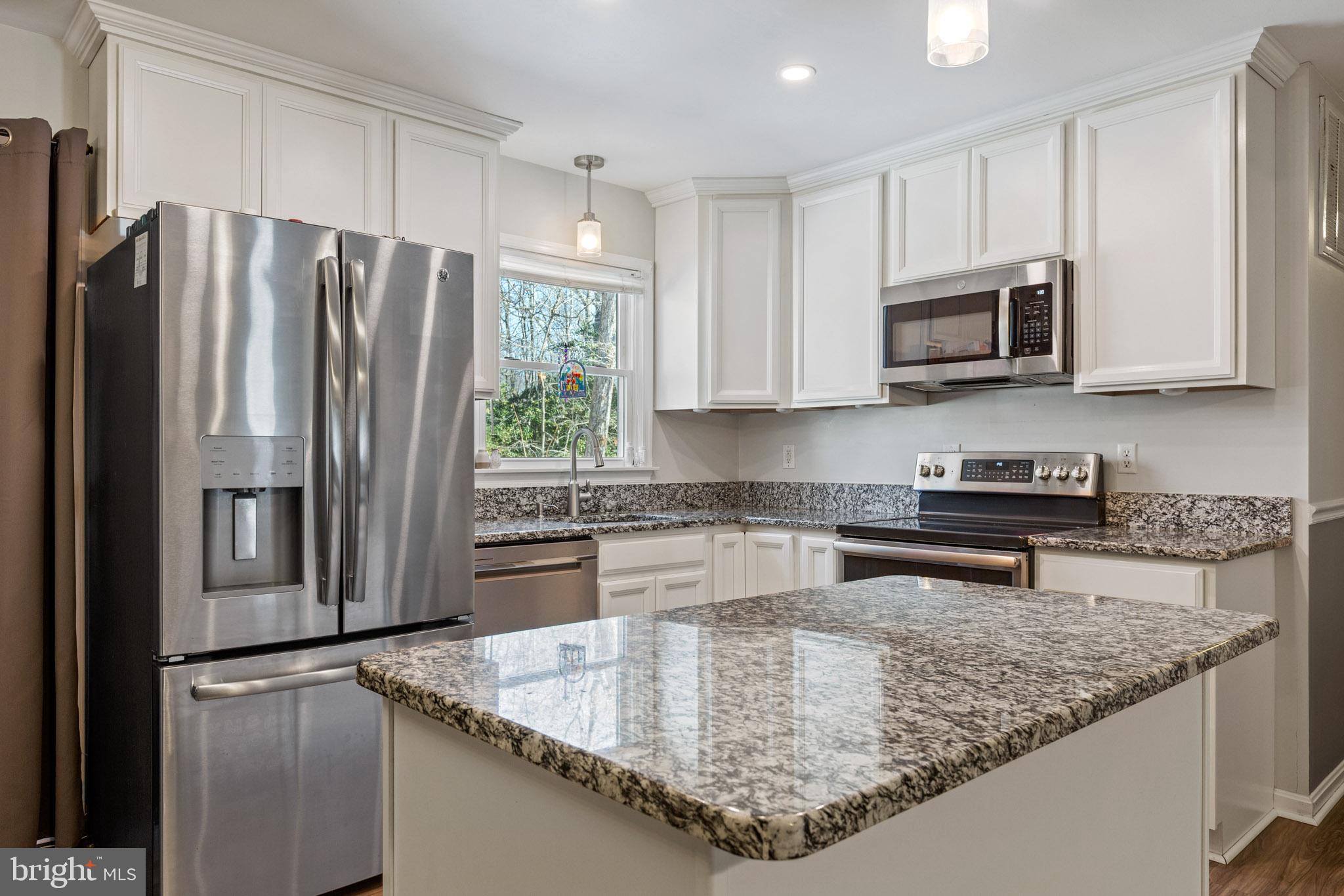 BEVERLY ESTATES - Residential