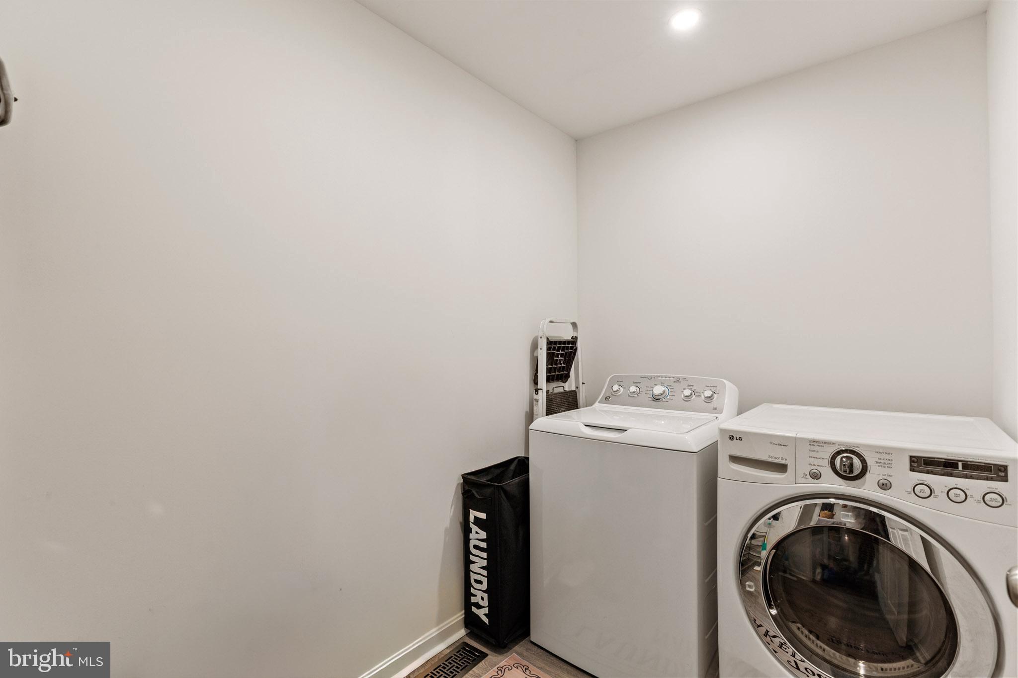 BEVERLY ESTATES - Residential