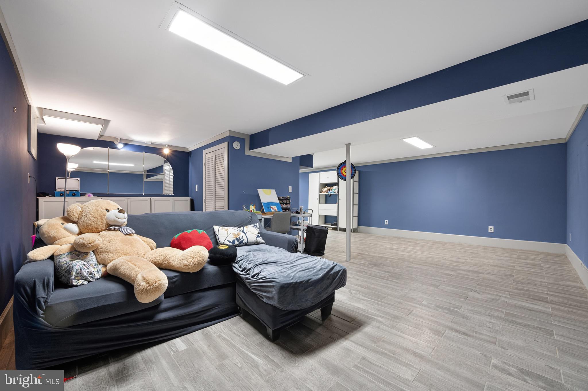 MONTCLAIR - Residential