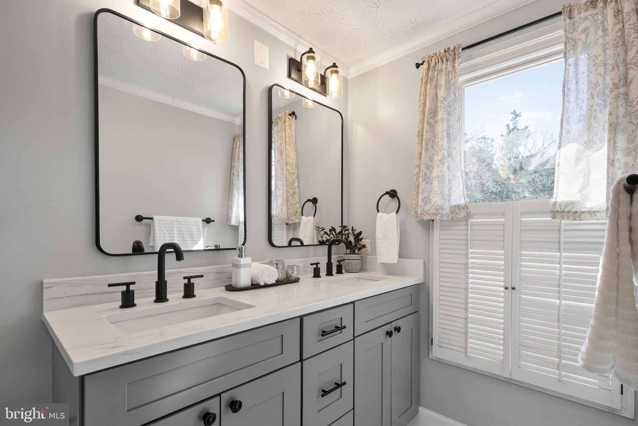 MONTCLAIR - Residential