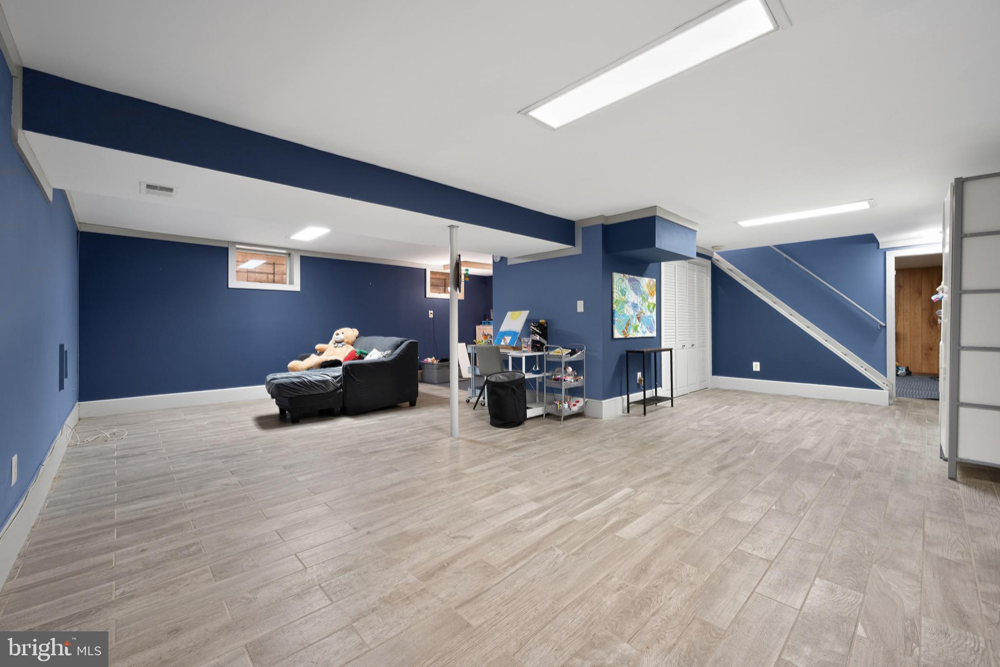 MONTCLAIR - Residential