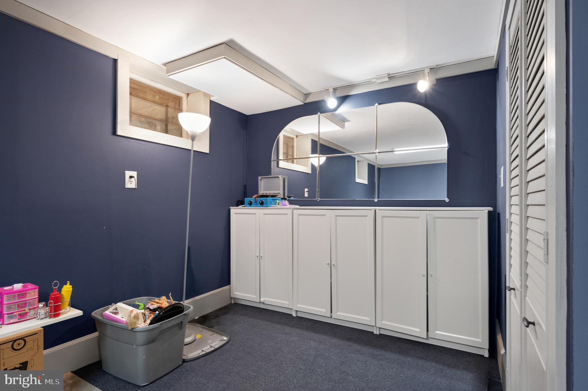 MONTCLAIR - Residential