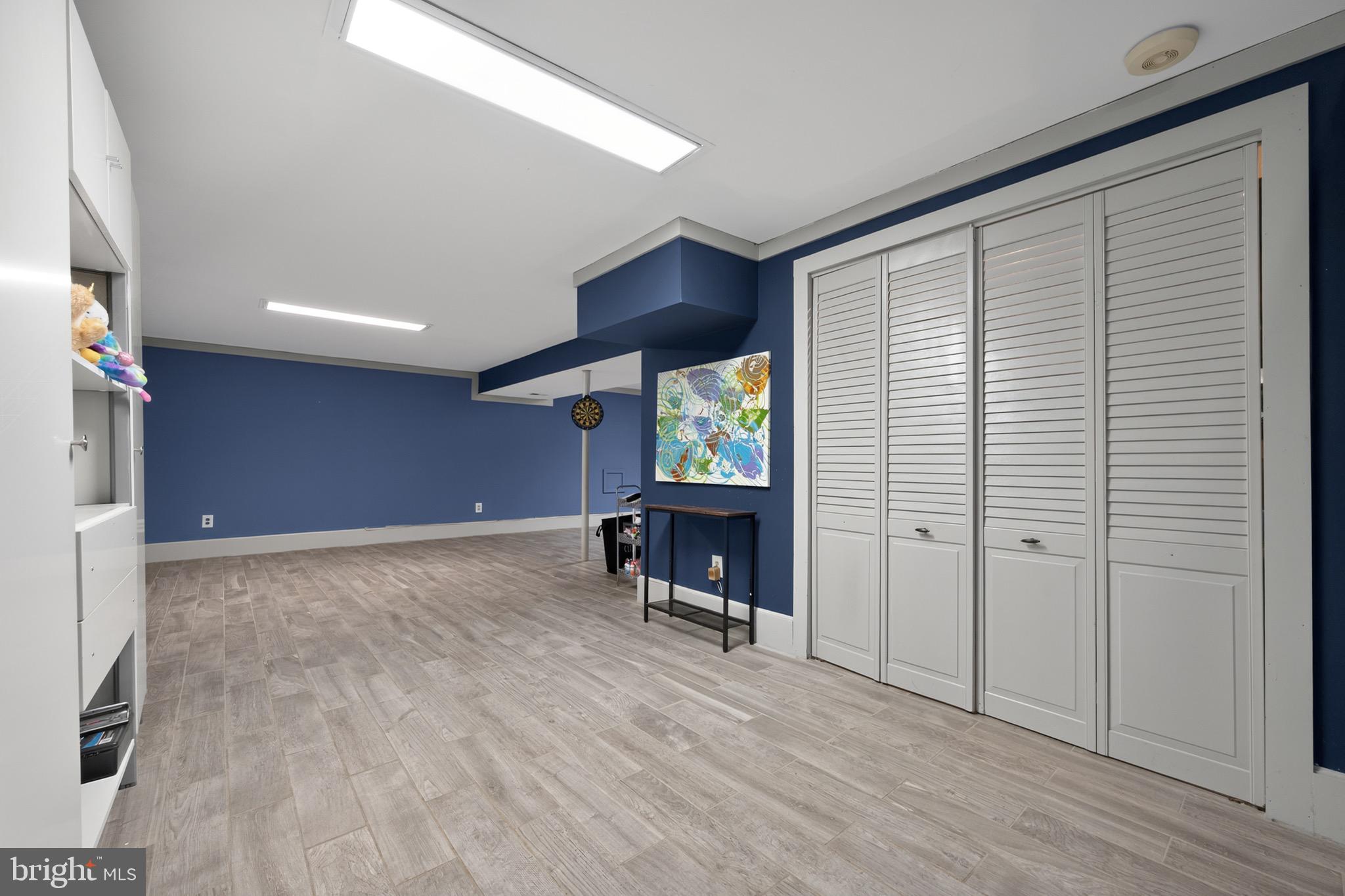 MONTCLAIR - Residential