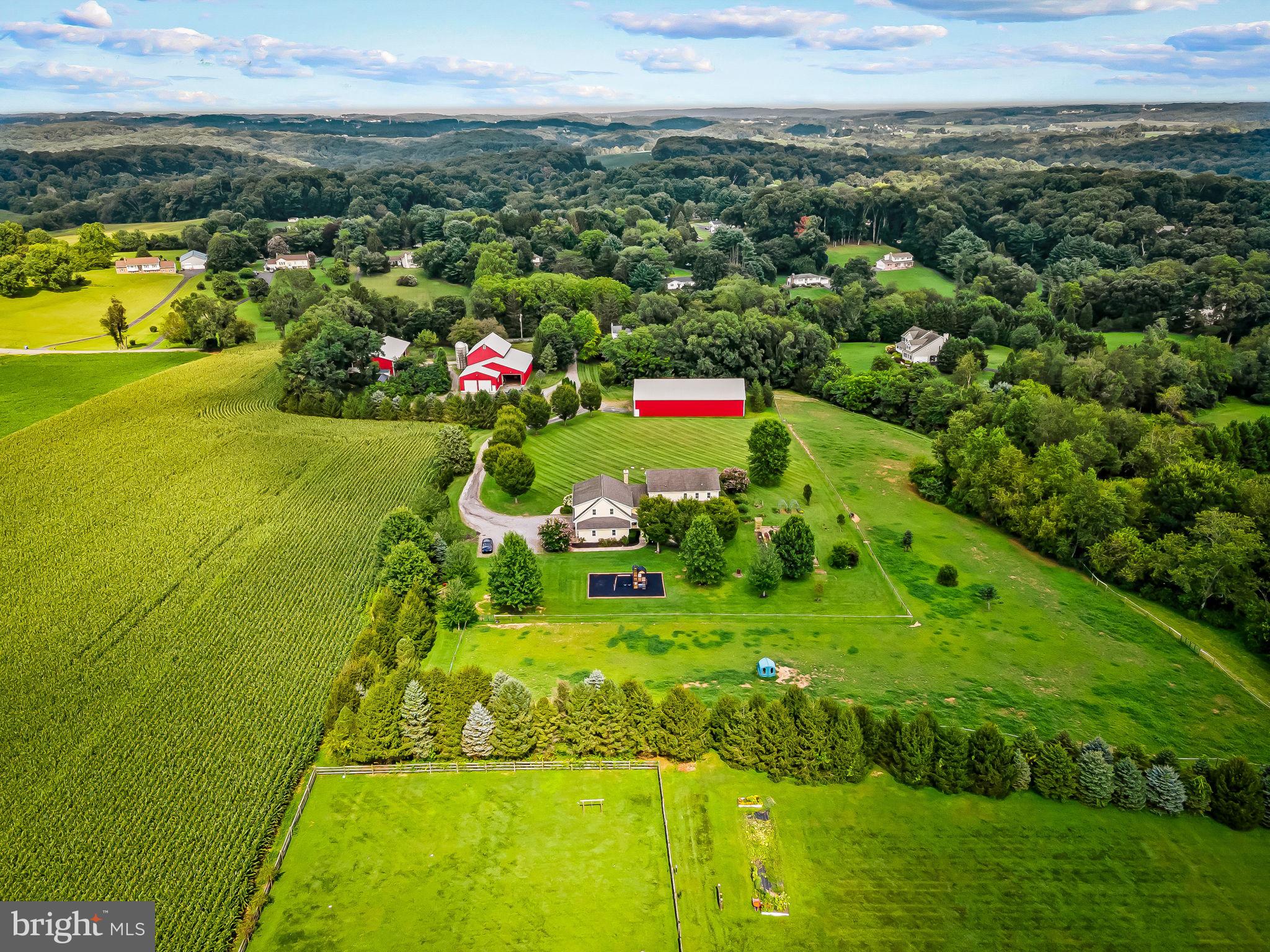 MADONNA MEADOWS - Farm