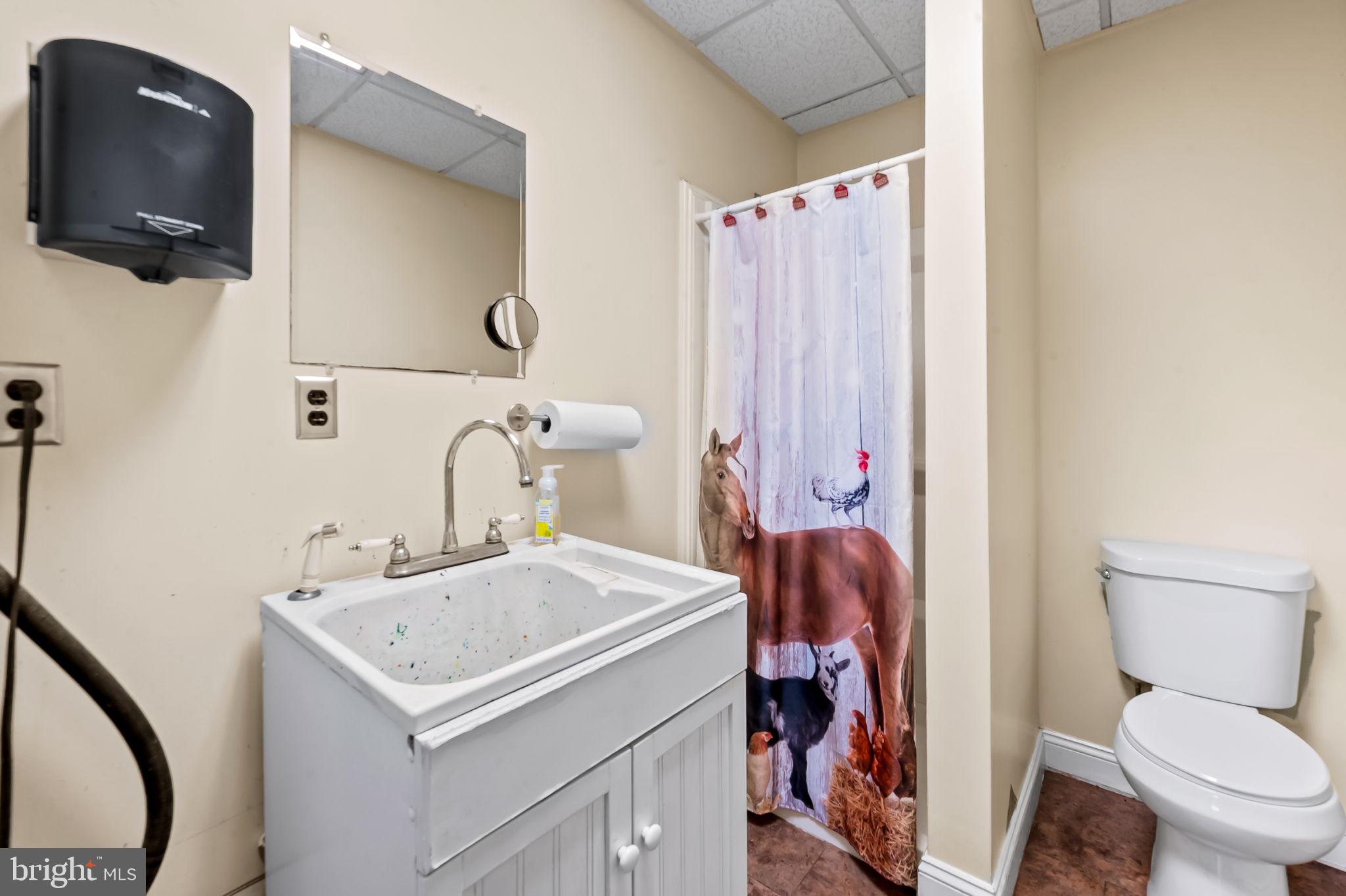 MADONNA MEADOWS - Farm