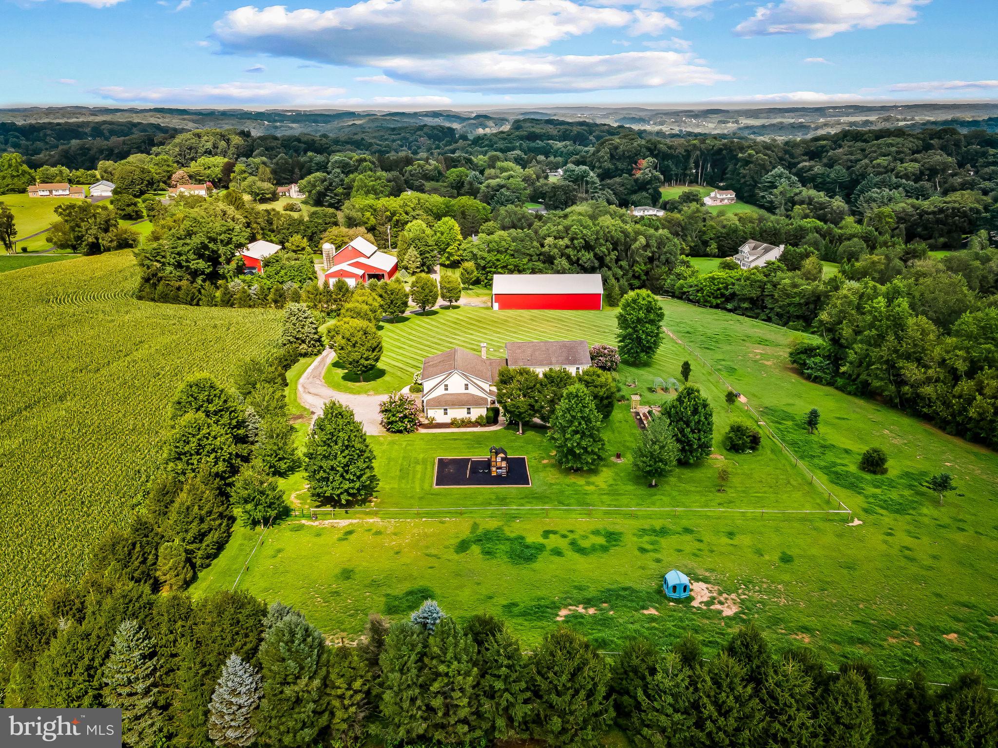 MADONNA MEADOWS - Farm