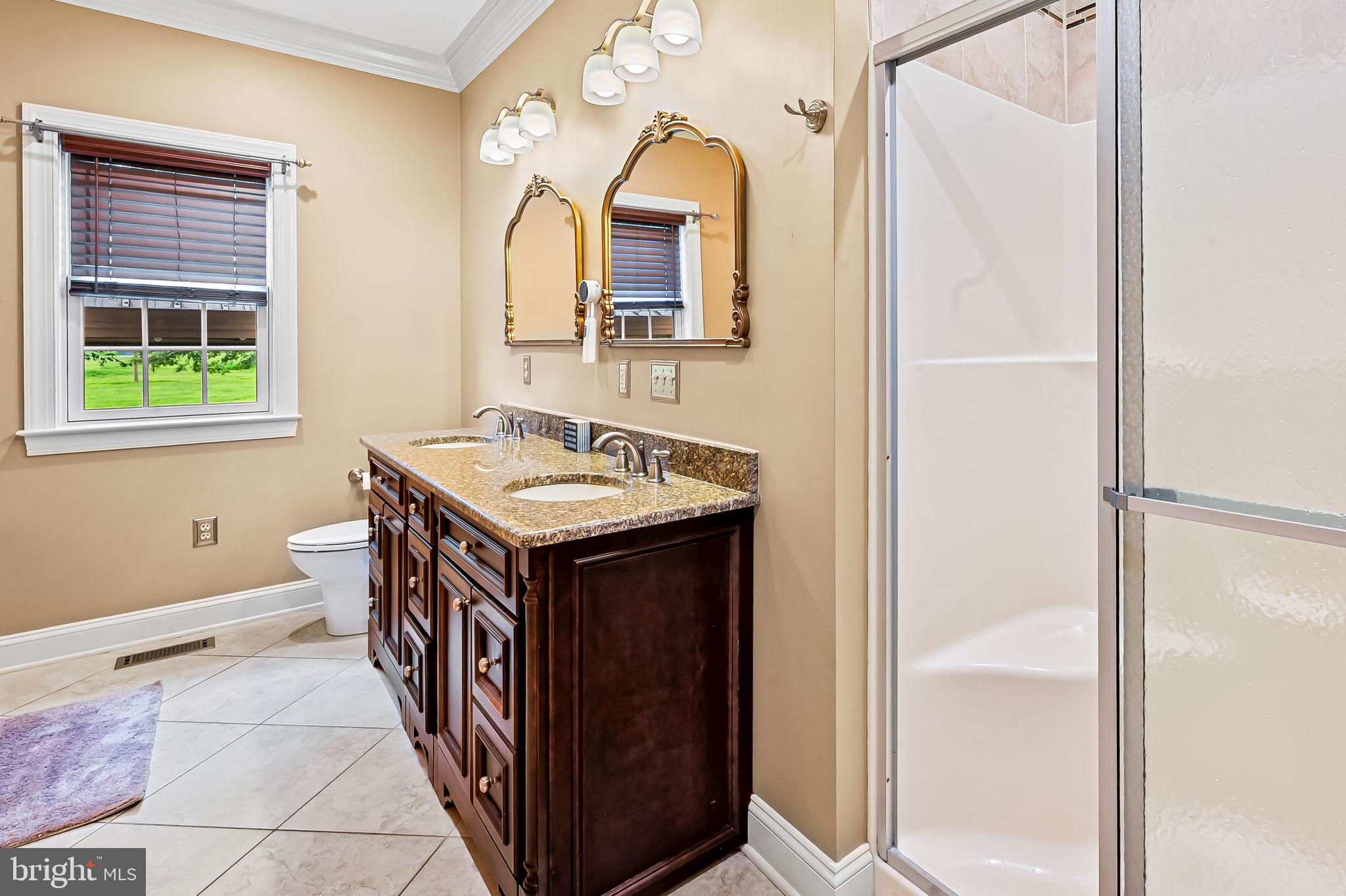 MADONNA MEADOWS - Farm