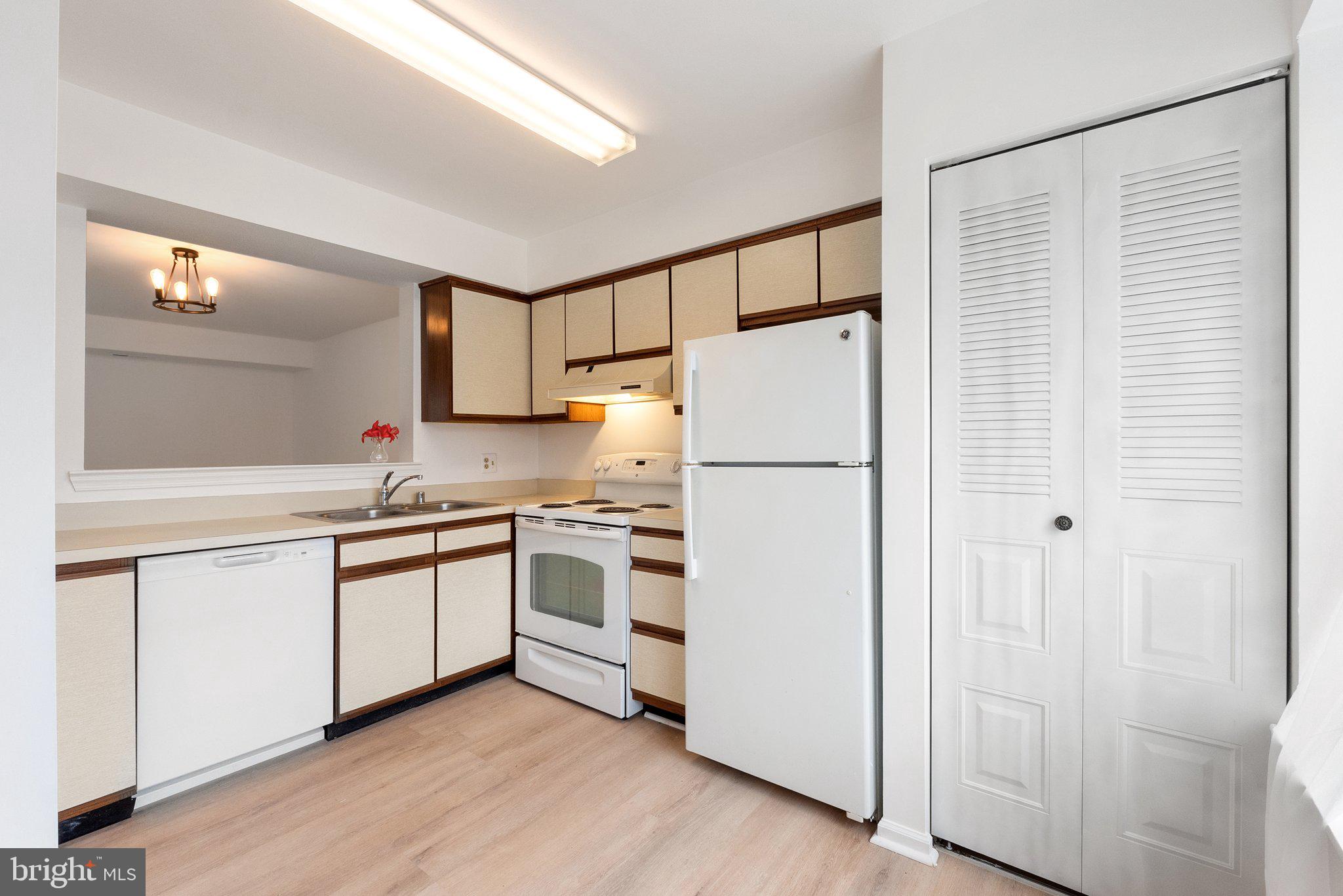 ROLLING RIDGE - Residential