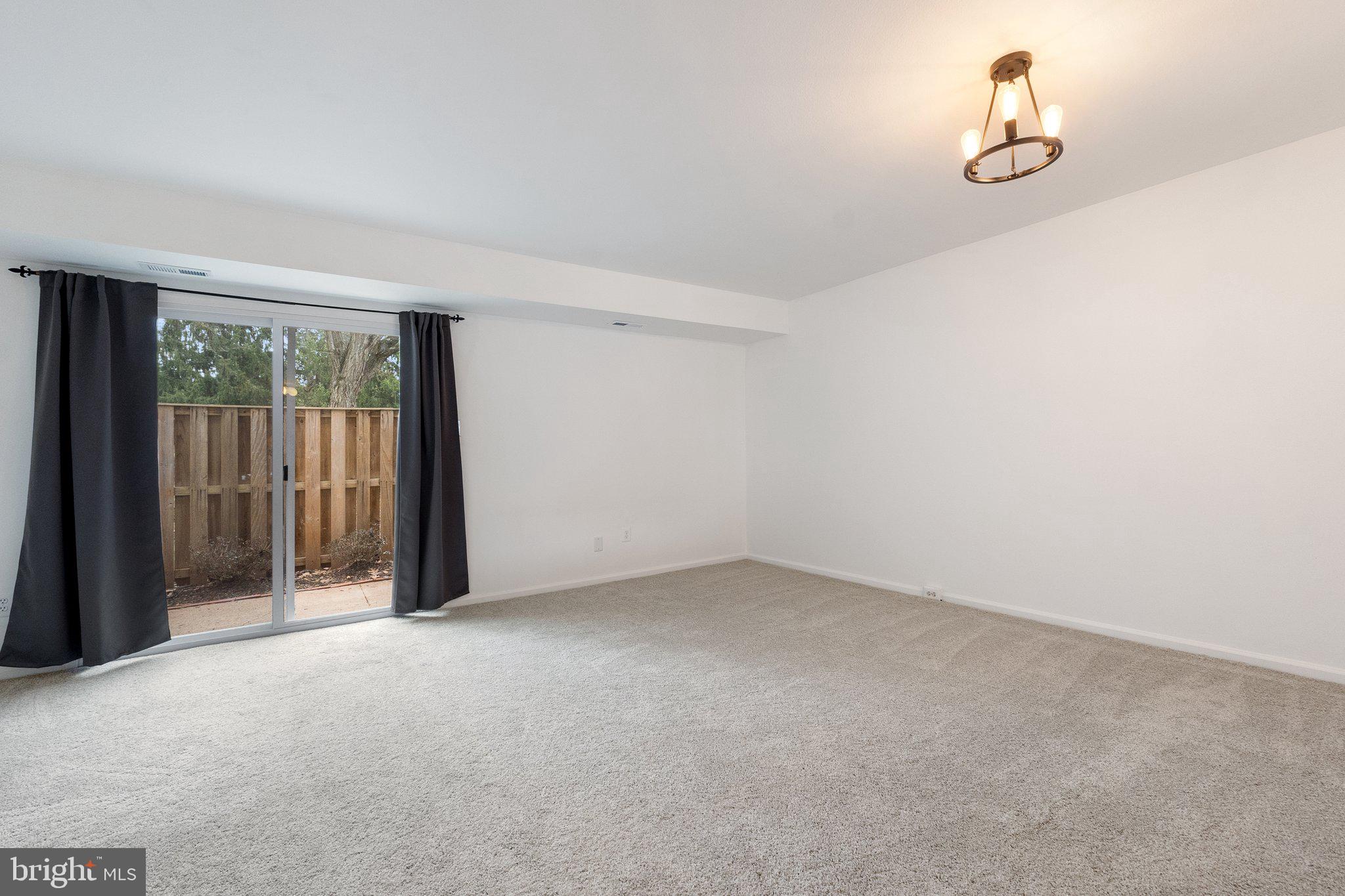 ROLLING RIDGE - Residential