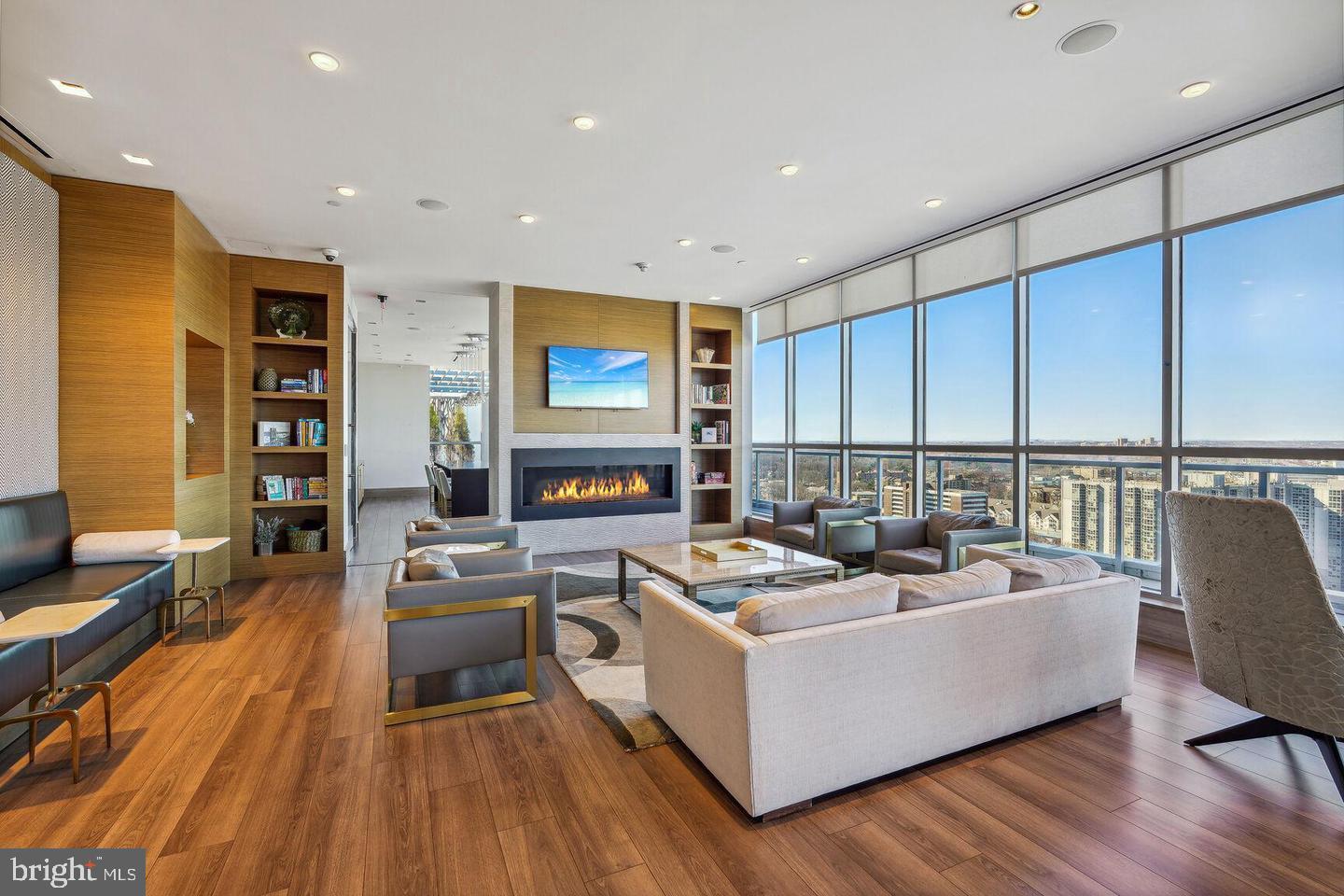 PIKE AND ROSE - Residential Lease