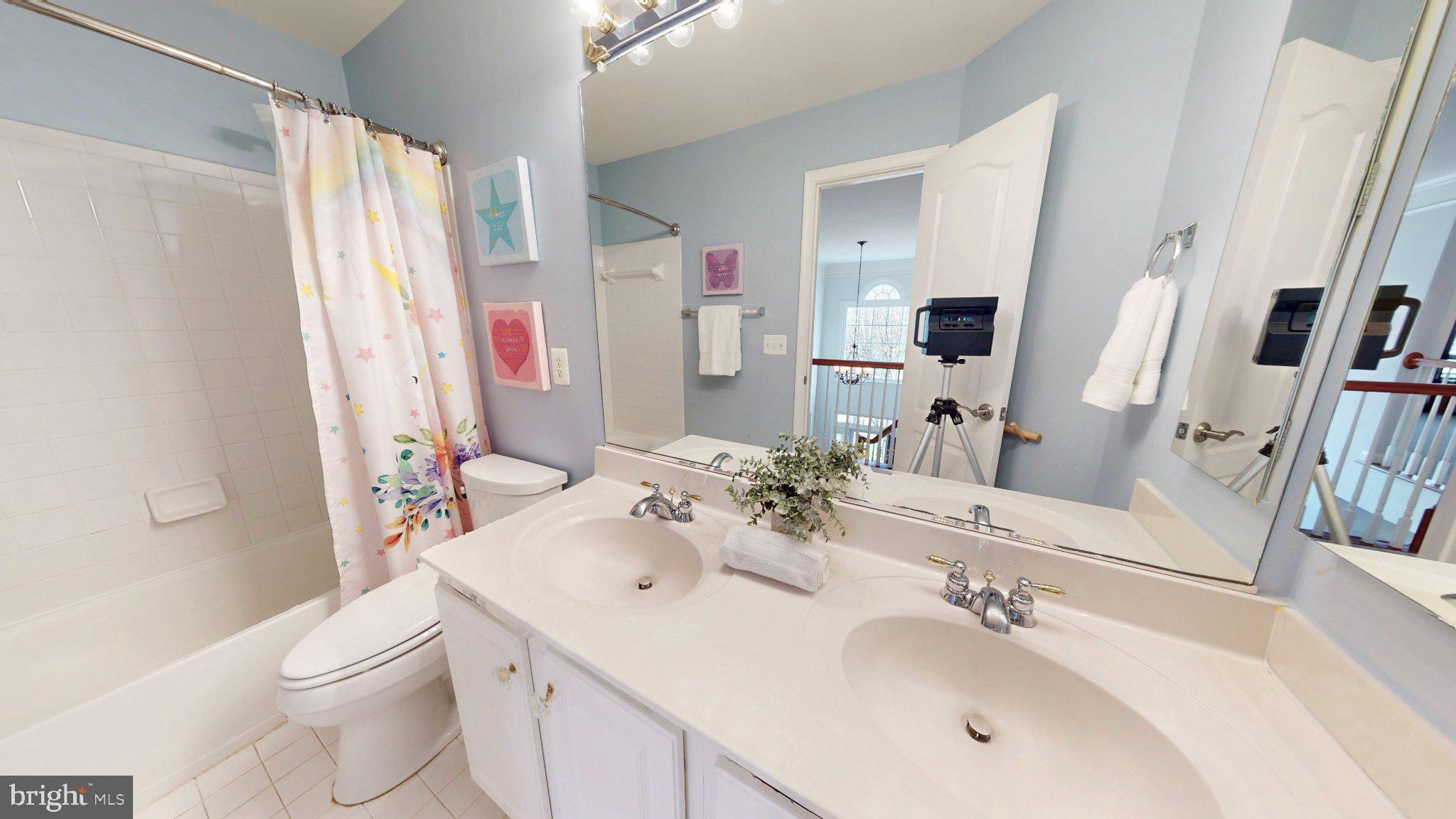 BROADLANDS - Residential