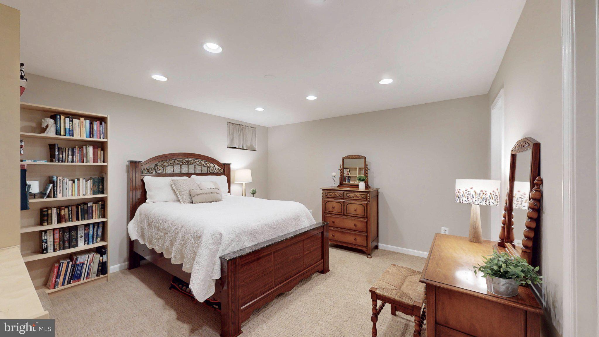 BROADLANDS - Residential