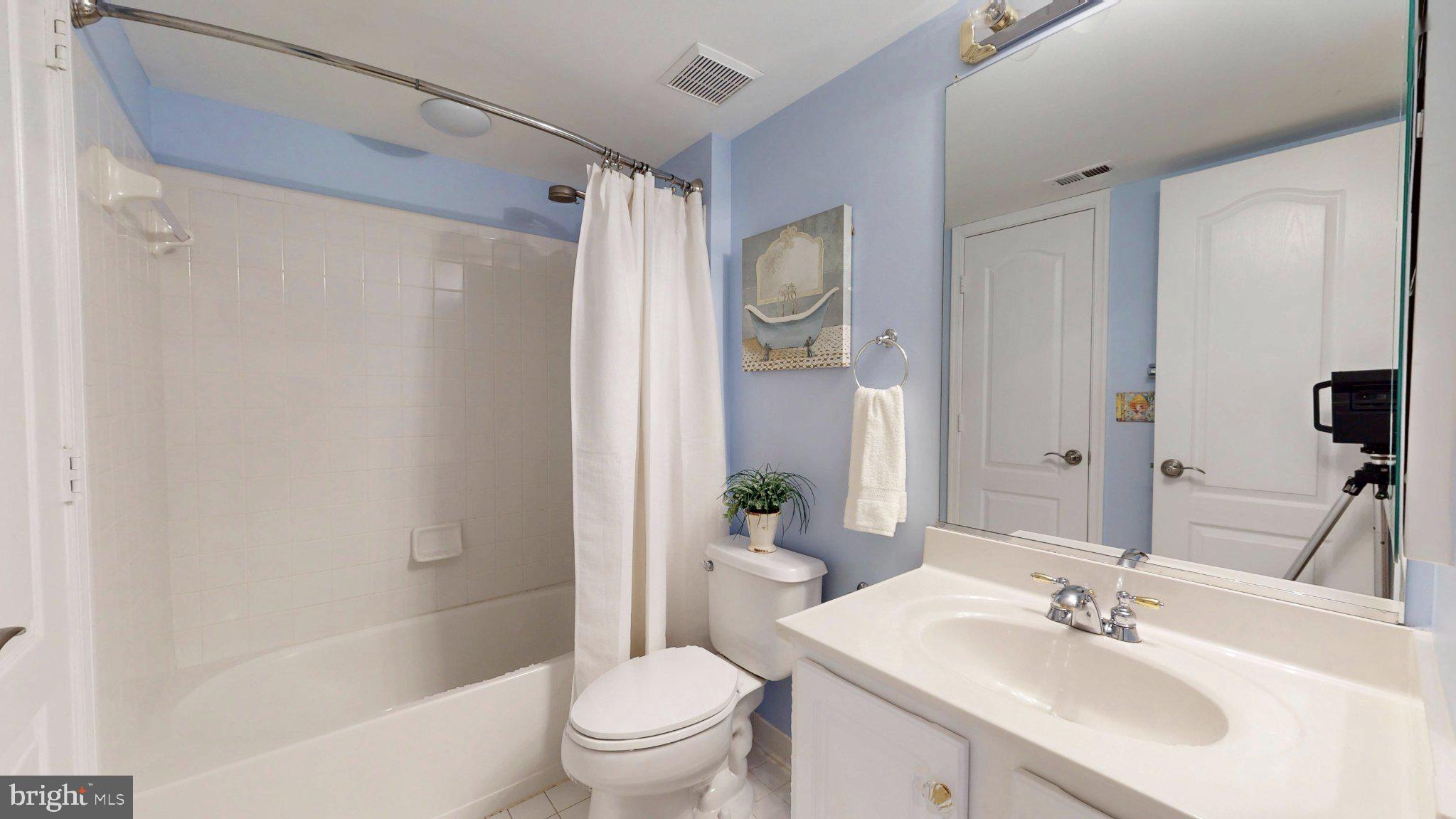 BROADLANDS - Residential