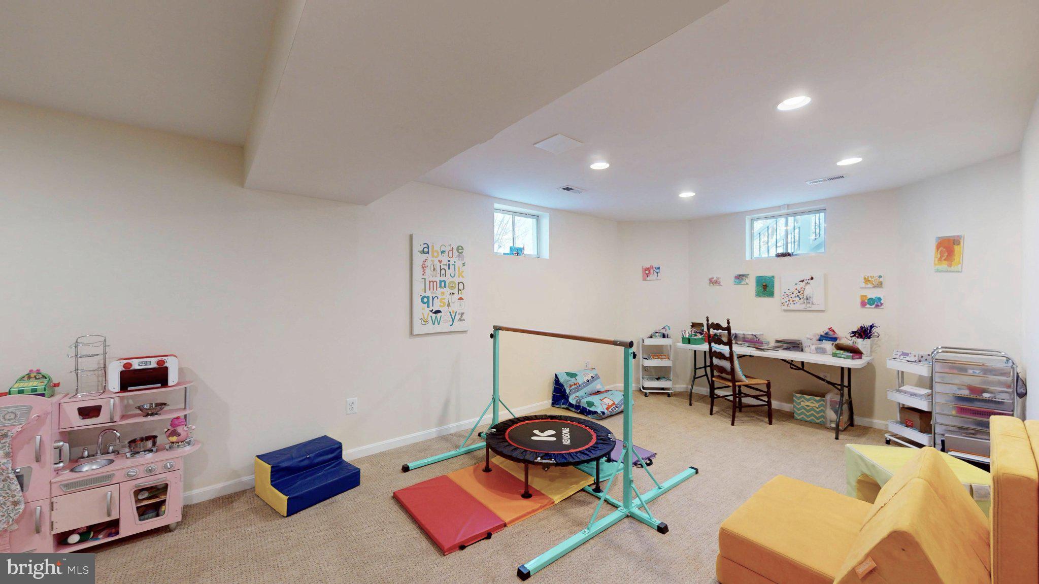 BROADLANDS - Residential