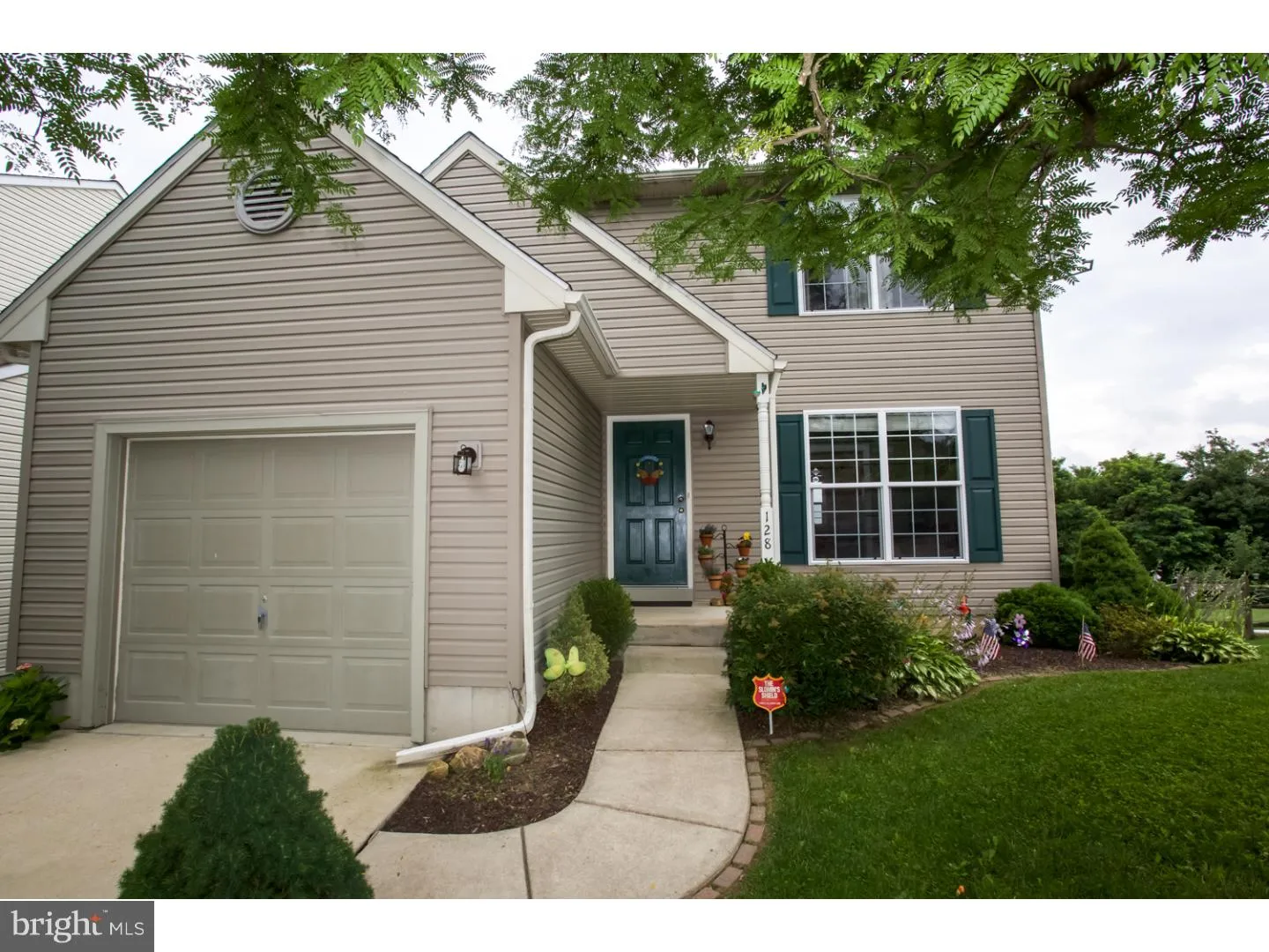 128 Wesley Ln  