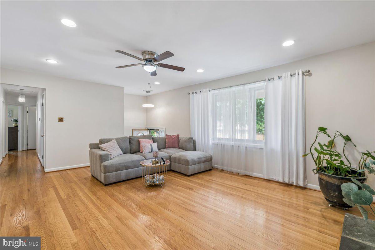 5309 ACORN DRIVE