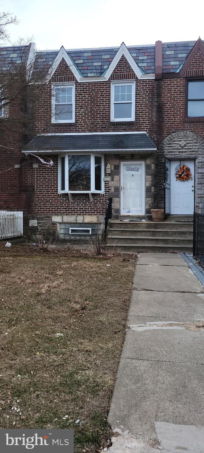 Calling all homebuyers and/or investors looking for a home to keep it as part of a rental portfolio or to move right into. Home is located in the nice and safe desirable area of Mayfair(West) in a close proximity to all amenities of the city including public transportation and shopping. Large size townhouse with typical Living, formal Dining rooms and a Kitchen setup on the main level, a walk upstairs to the generously sized 3 bedrooms, and traditional 3-piece tiled hallway bathroom. The home also boosts the following: beautiful front patio, an extra-large deck to step to right from the kitchen, a semi-finished basement with the powder room, built-in closets, and a laundry area. The basement is walkout and leads to the off-street driveway and a lockable attached garage. This house has a Central A/C for a comfortable living.
The home requires your very minor cosmetic touches. It is being sold AS-IS, WHERE-IS. The inspections are welcome, but for the information purposes only; the Seller would NOT make any repairs.