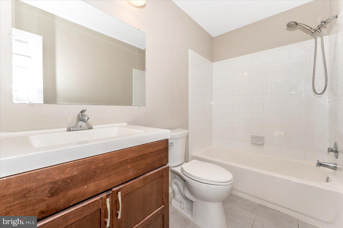 ROBIN MEADOWS - Residential