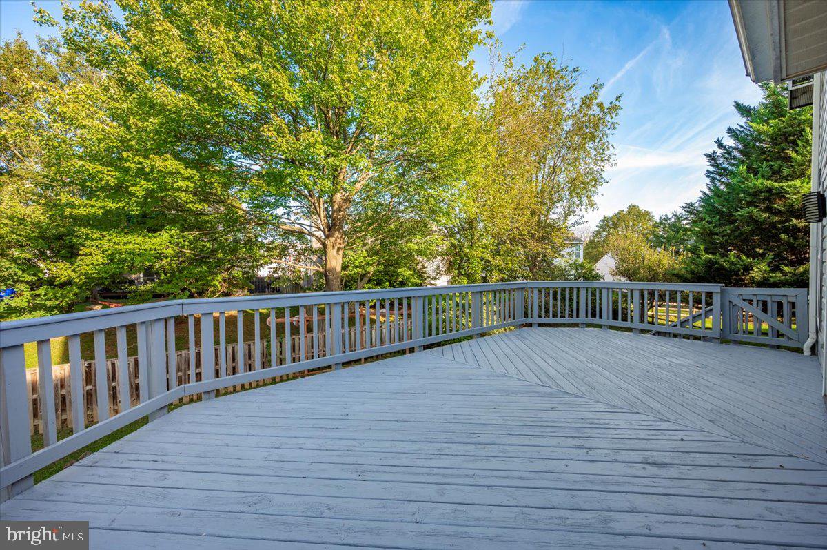 ROBIN MEADOWS - Residential