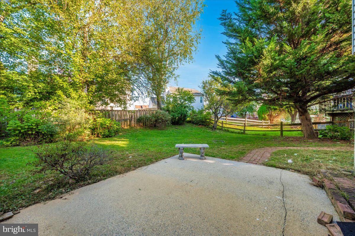 ROBIN MEADOWS - Residential