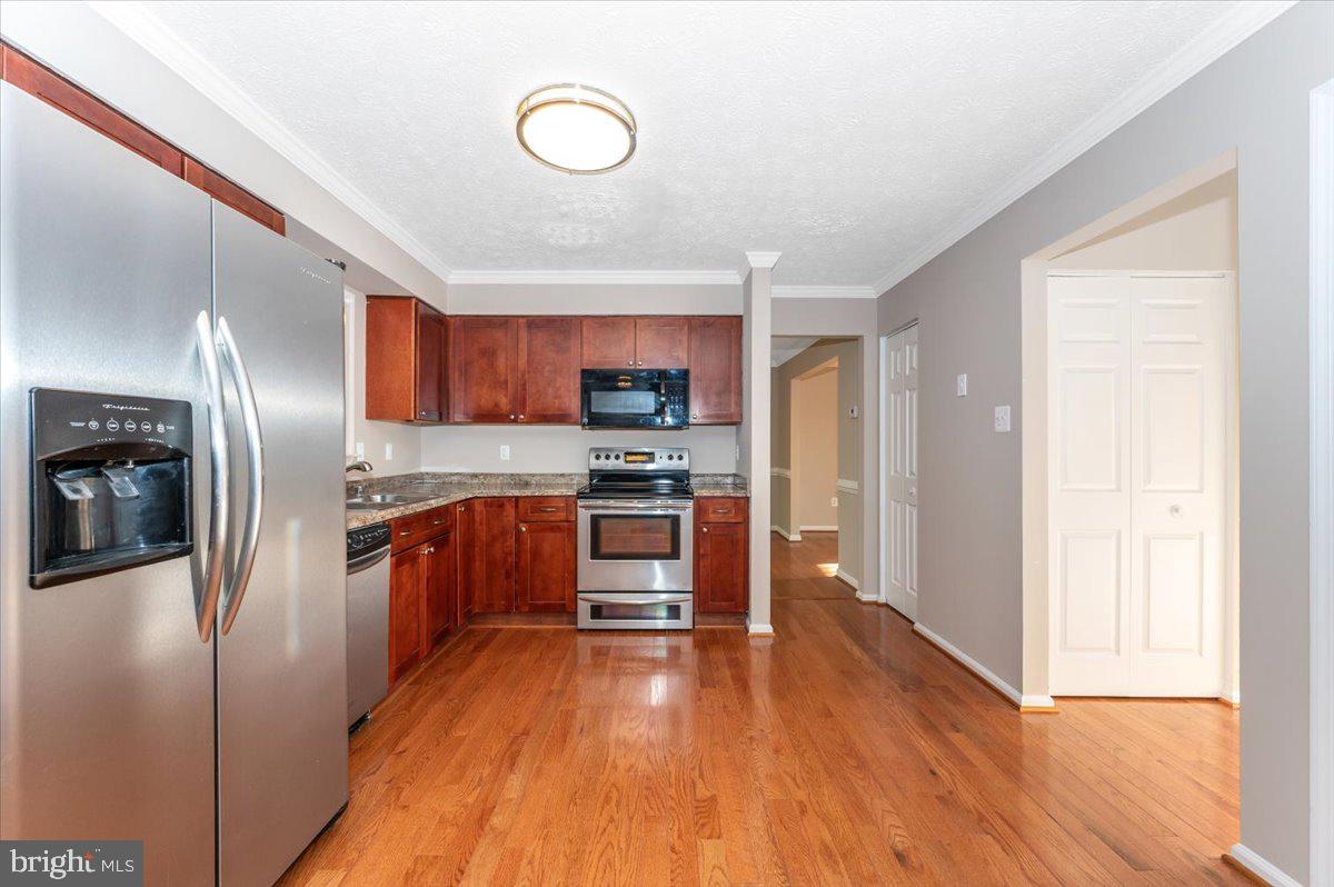 ROBIN MEADOWS - Residential