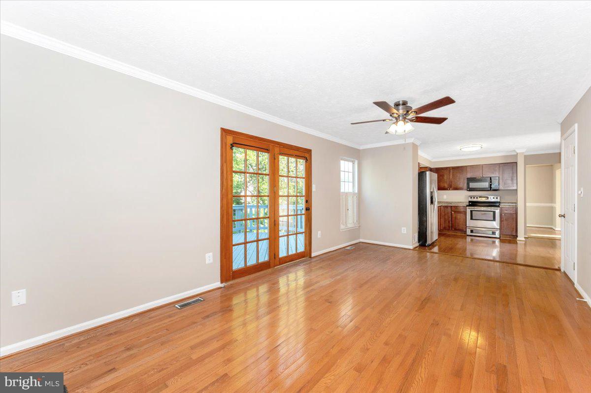 ROBIN MEADOWS - Residential