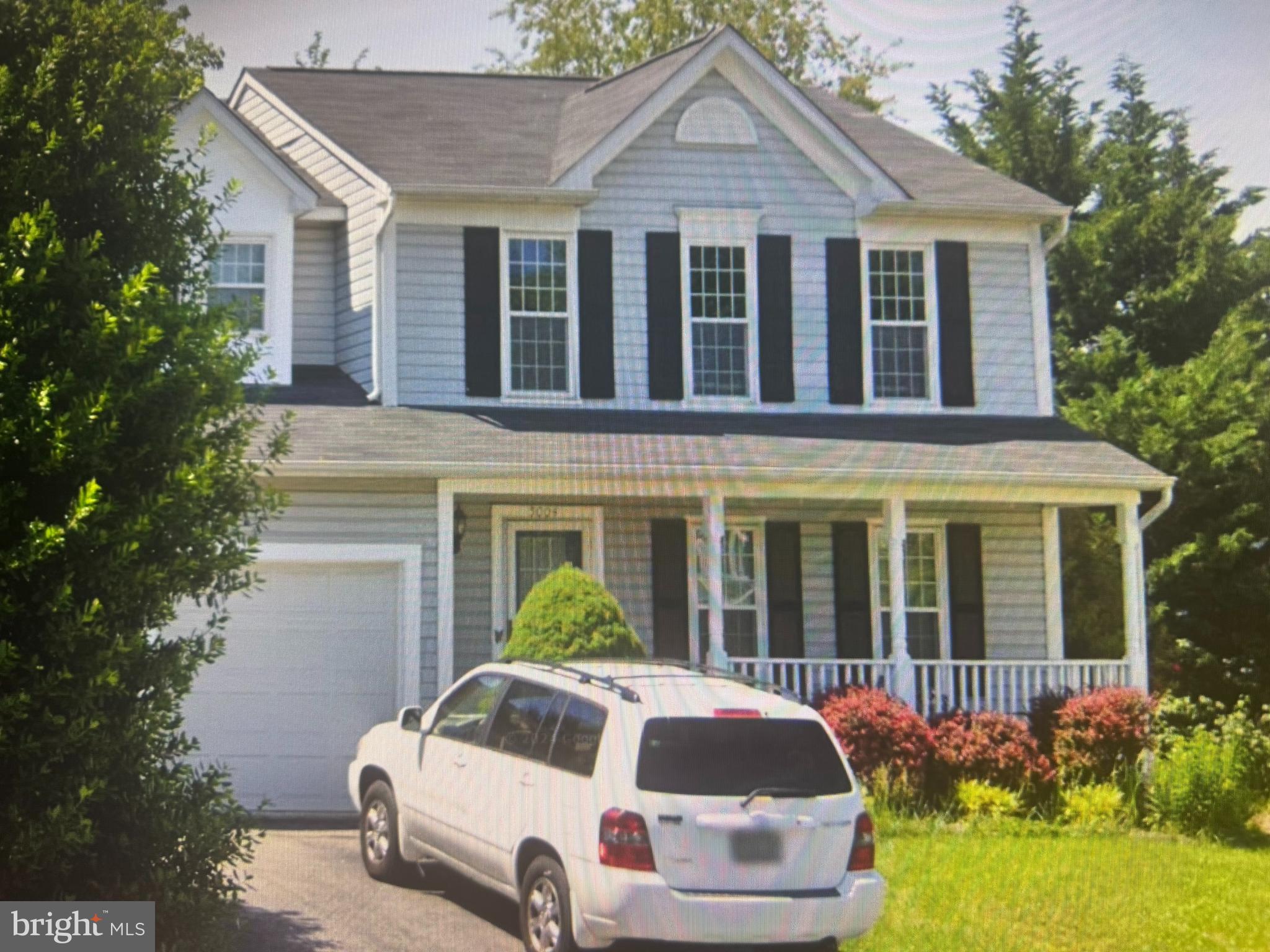 🏡 INVESTOR’S DREAM – 3BR/2.5BA Single Family Home in Desirable Robin Meadows! This spacious 3-bedroom, 2.5-bath single-family home located in the sought-after Robin Meadows community is perfect for savvy investors or buyers looking to build instant equity. Highlights include: New HVAC system – worry-free comfort for years to come, Newer roof and windows – major upgrades already done, Finished Walkout Basement – ideal for extra living space, rental potential, or entertaining, Deck and Patio – great outdoor living areas. This home offers solid bones and tons of potential with just a little TLC. Whether you're looking to flip, rent, or create your dream home, this property delivers incredible upside. Prime location near schools, shopping, and commuter routes. Don’t miss this chance to invest in Robin Meadows – schedule your showing today and bring your vision!