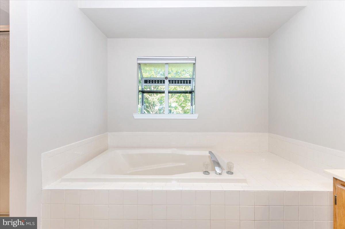 ROBIN MEADOWS - Residential