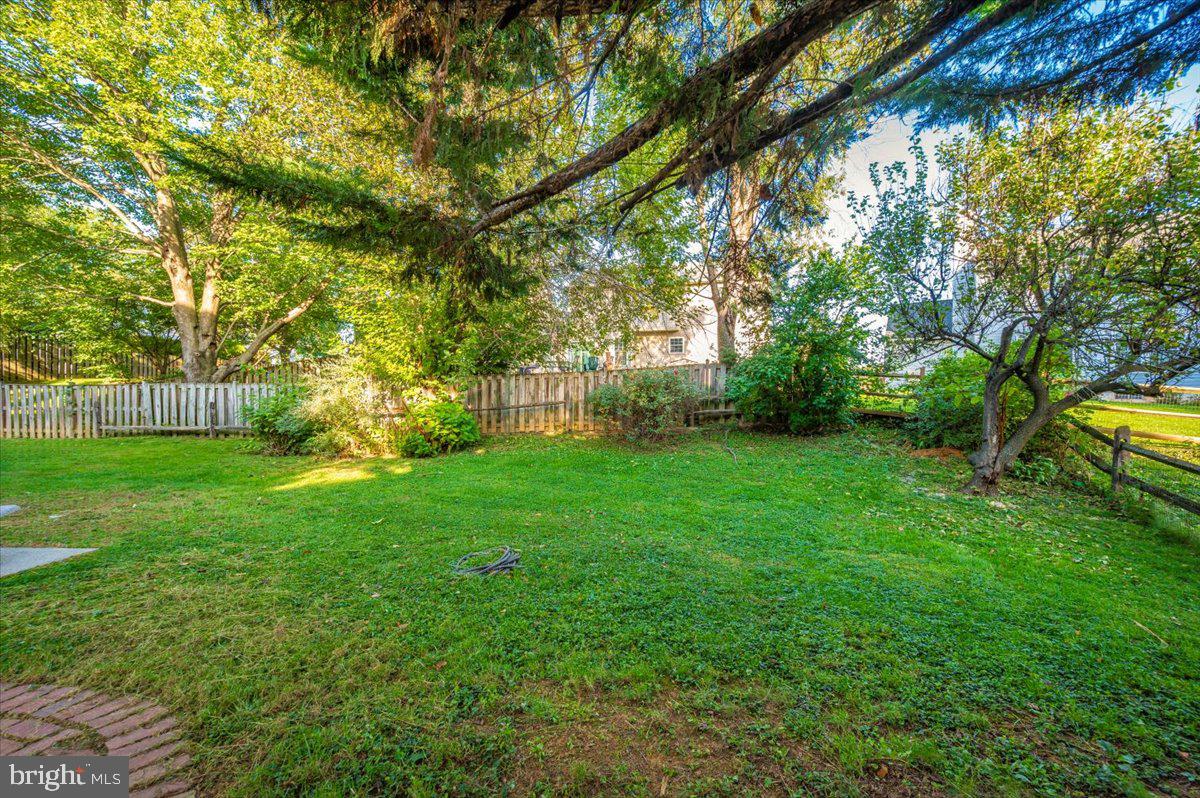 ROBIN MEADOWS - Residential