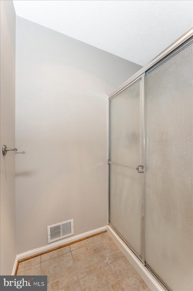 ROBIN MEADOWS - Residential