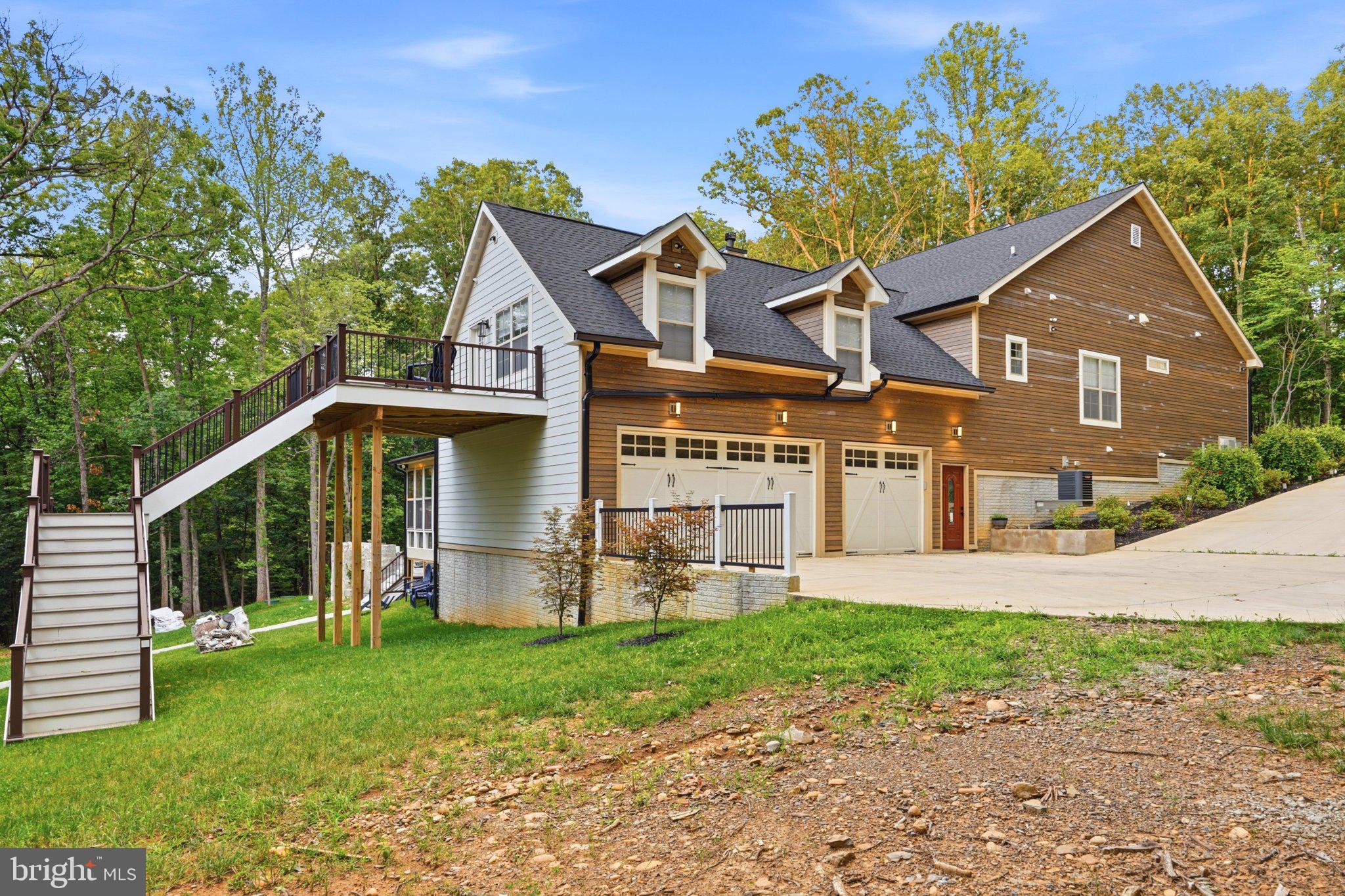 659 WATERSIDE DRIVE