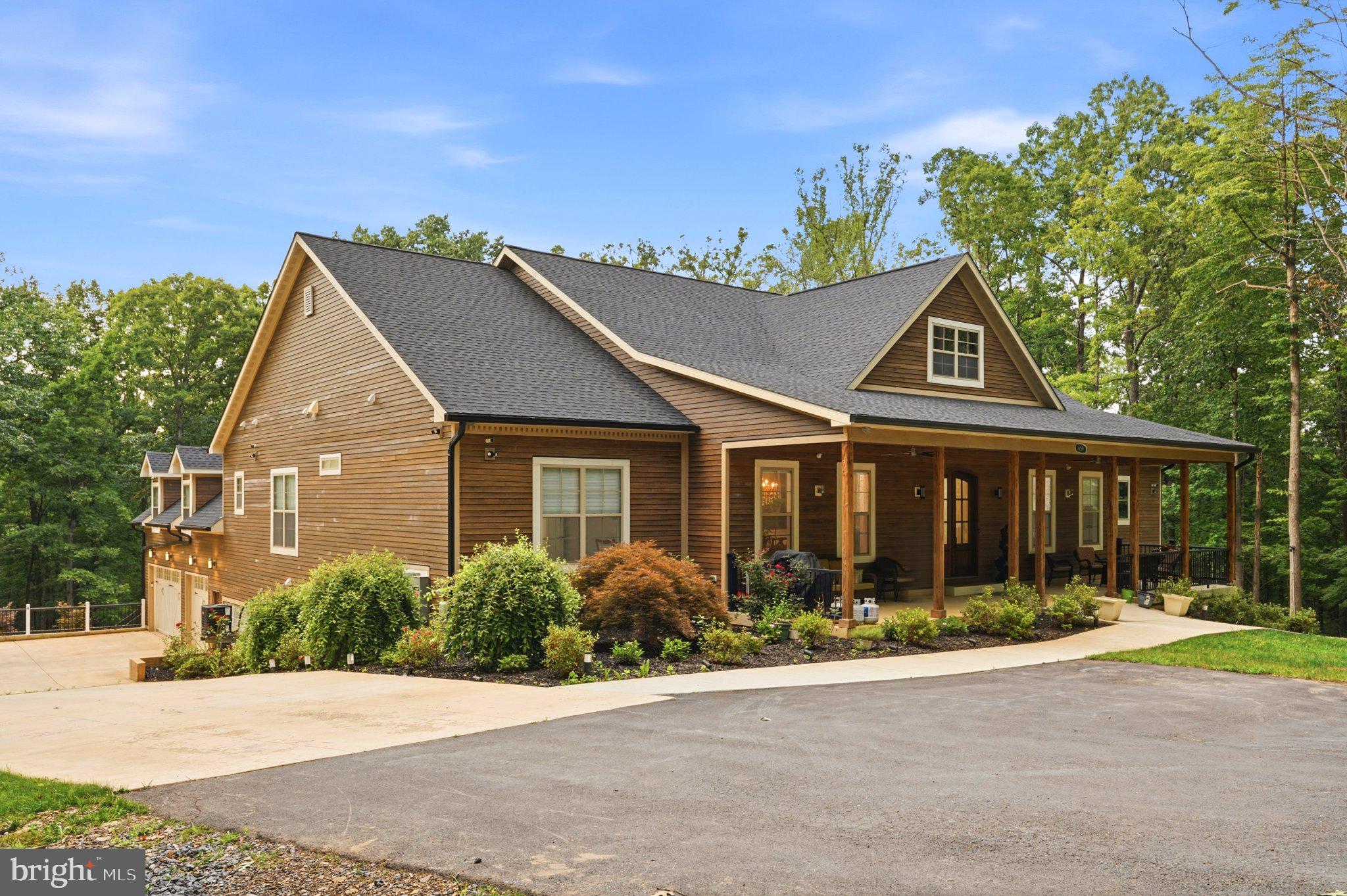 659 WATERSIDE DRIVE