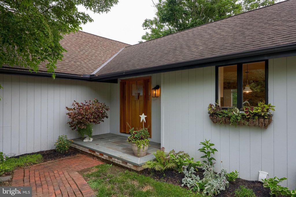 Photo of 213 Tomahawk Drive, CONESTOGA, PA 17516 (MLS # PALA2072032)