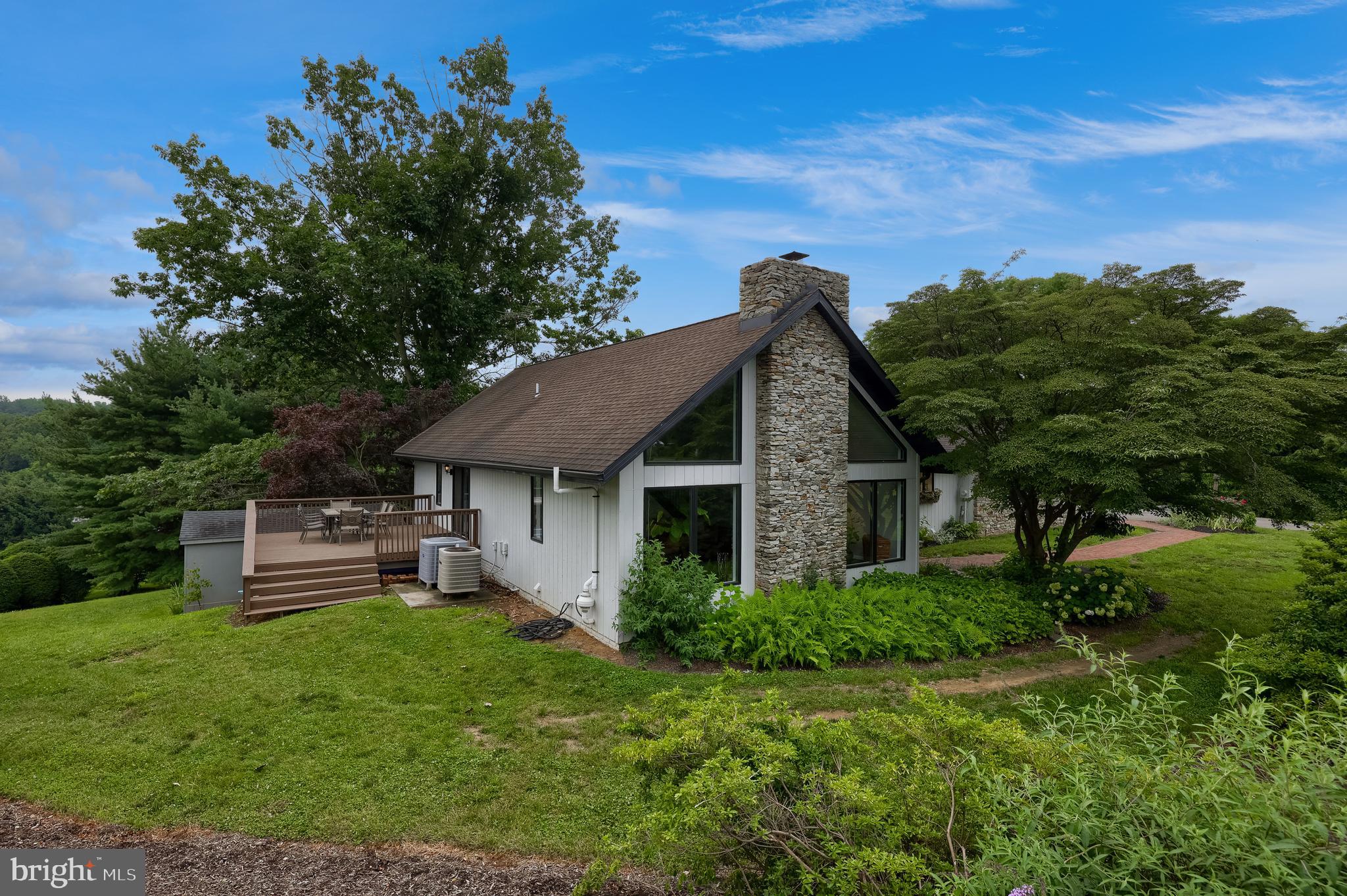 213 TOMAHAWK DRIVE