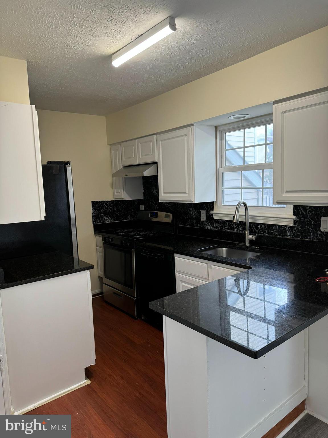THE COLONY - Residential Lease