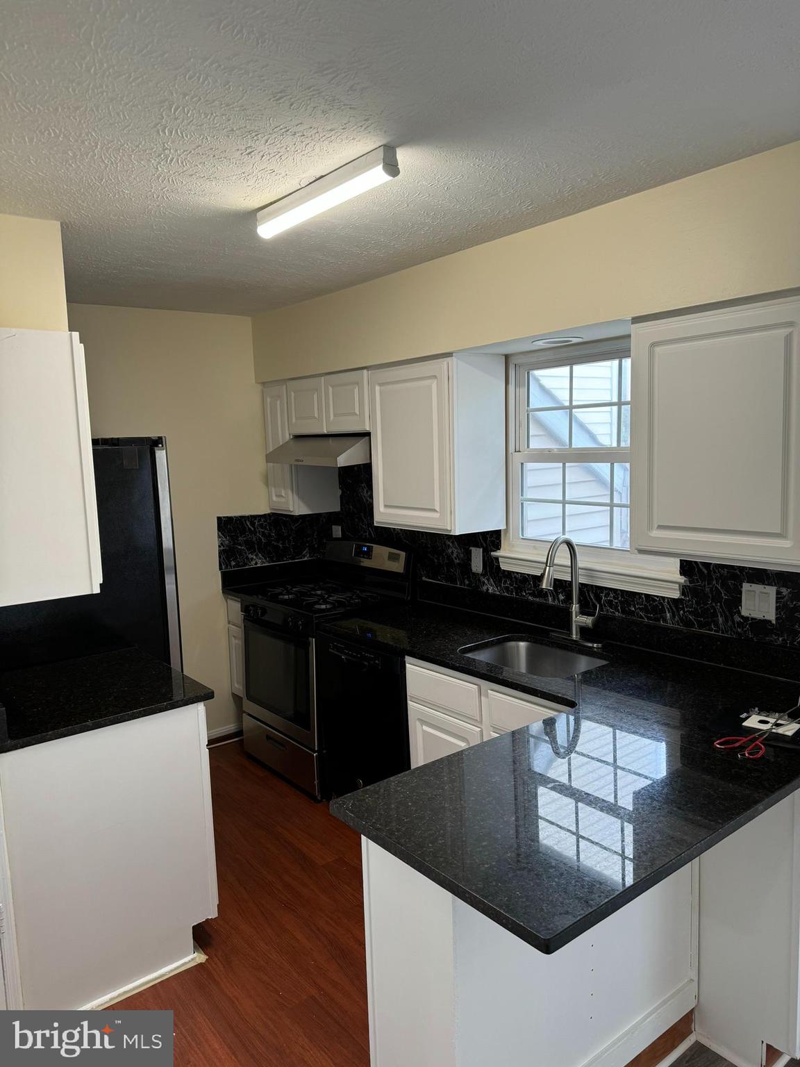 THE COLONY - Residential Lease