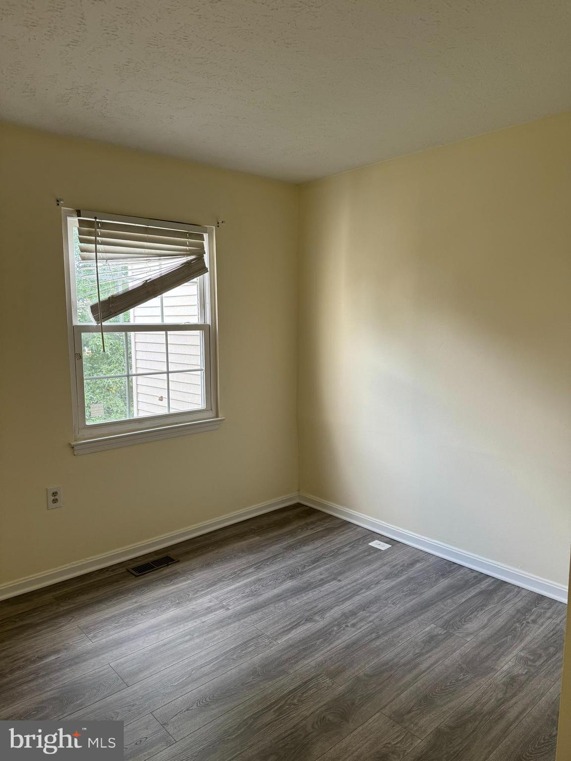 THE COLONY - Residential Lease