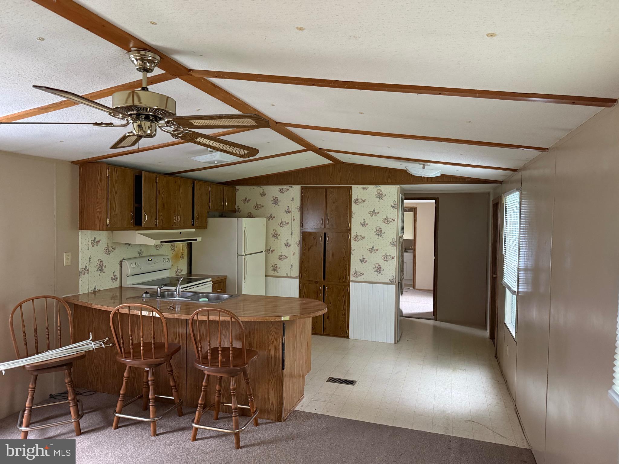 MIDDLE CREEK - Residential Lease