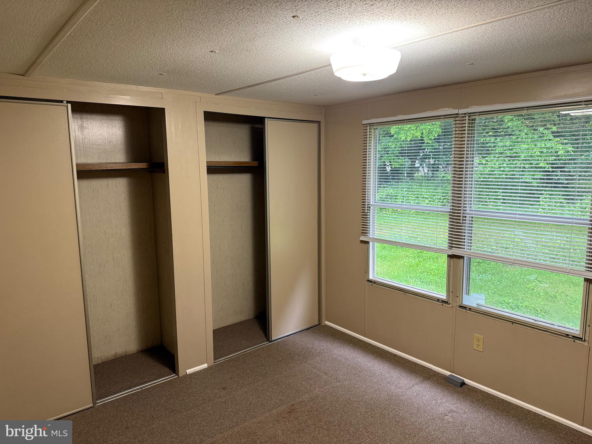 MIDDLE CREEK - Residential Lease