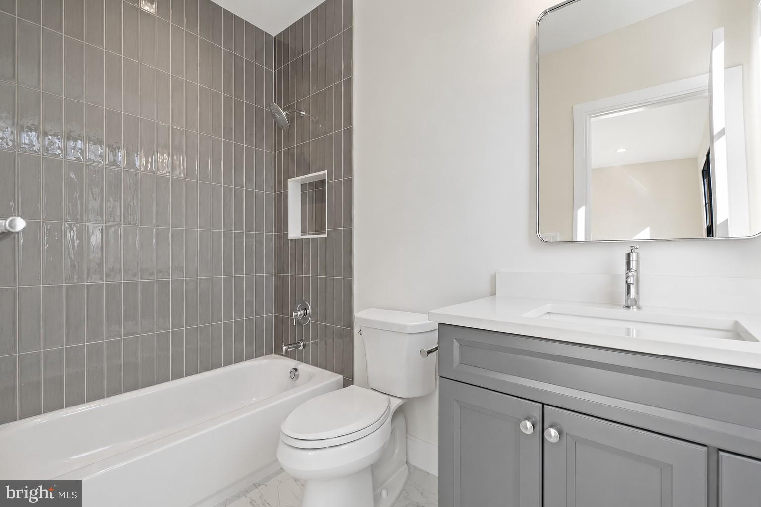 OAKWOOD KNOLLS - Residential