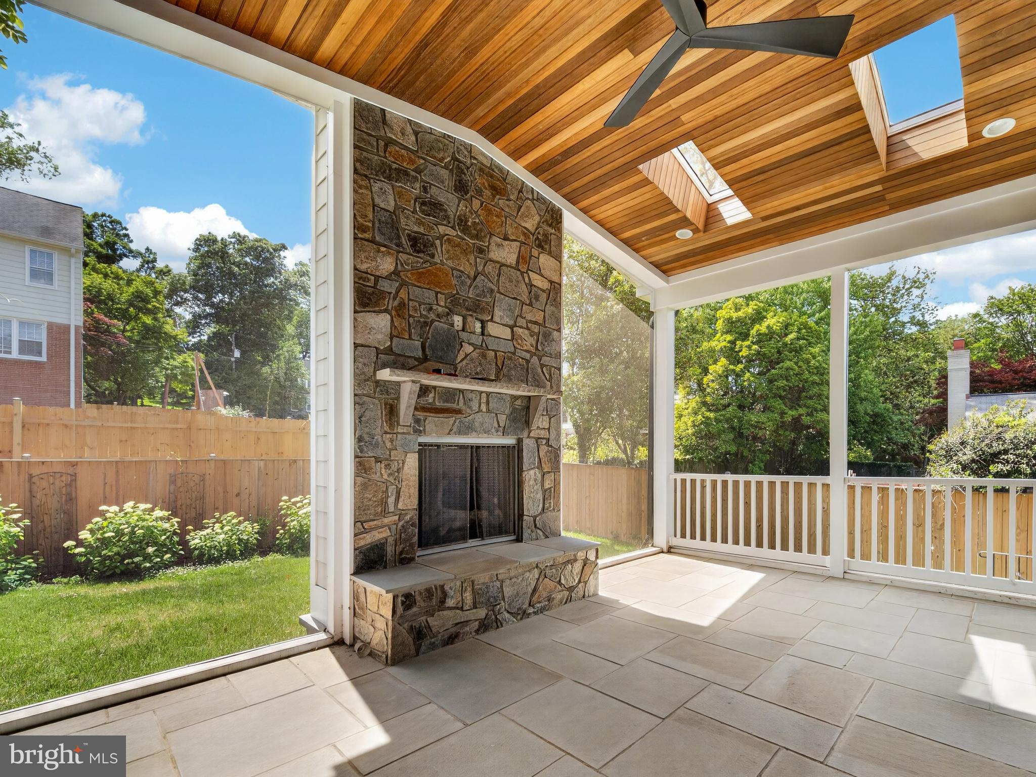 7700 LEESBURG DRIVE